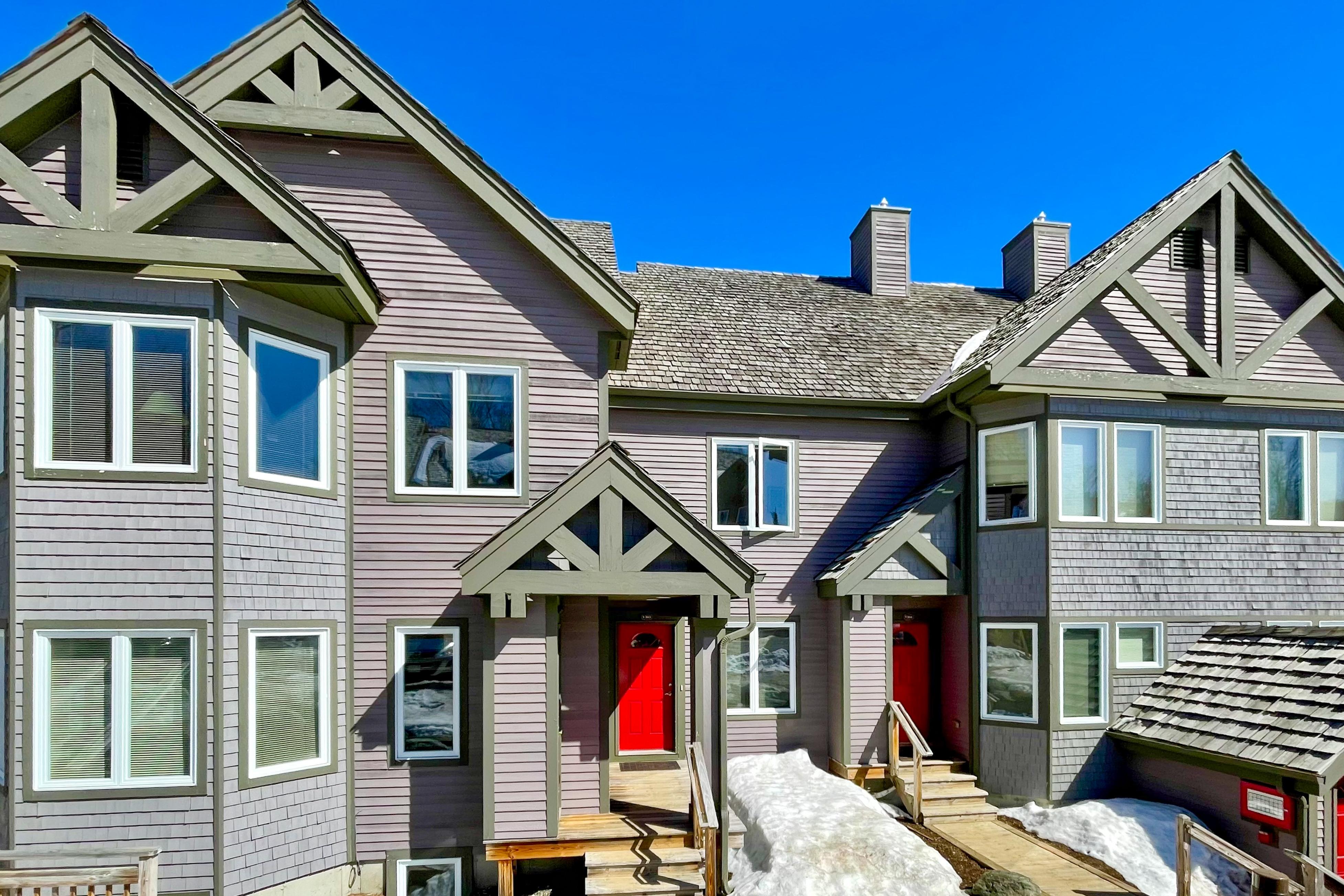 Grammy Jay Getaway #V363 2