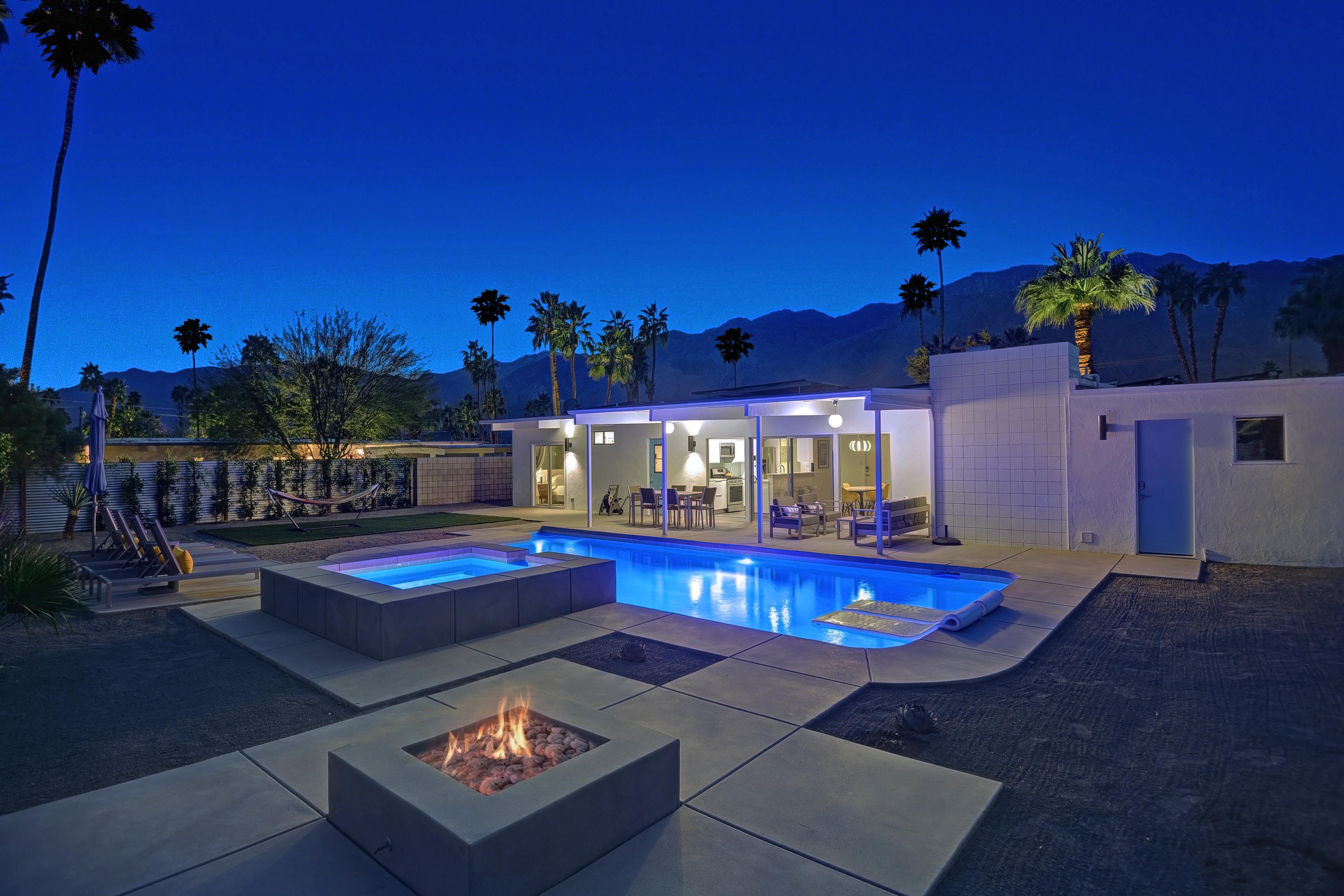 Mid Century Meiselman w/ Private Pool & Spa - 3971