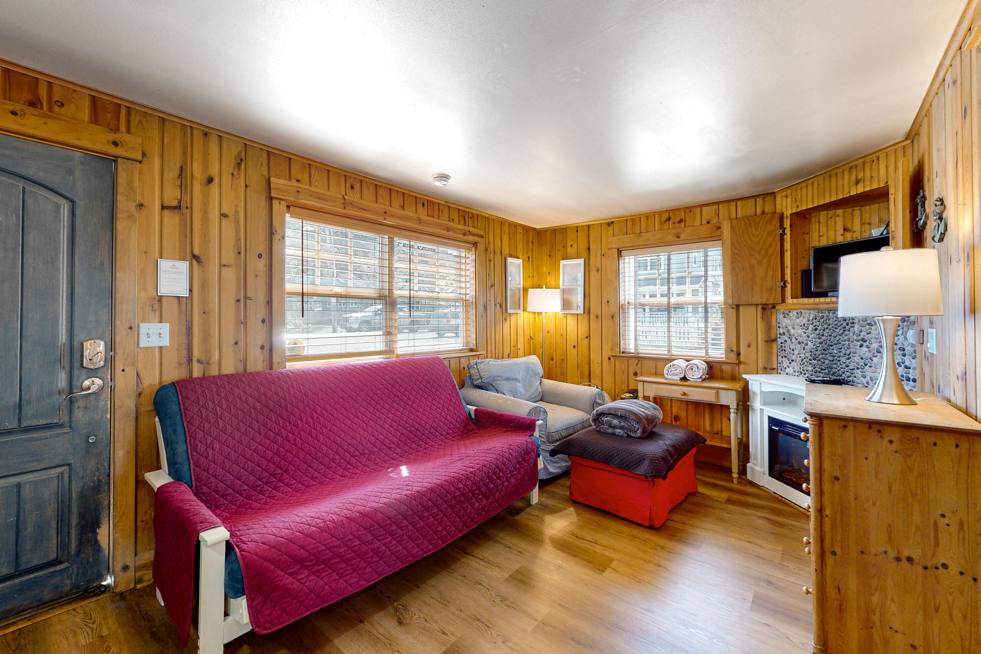 Hidden Villa Cottage #1 - The Nautical Cottage 2