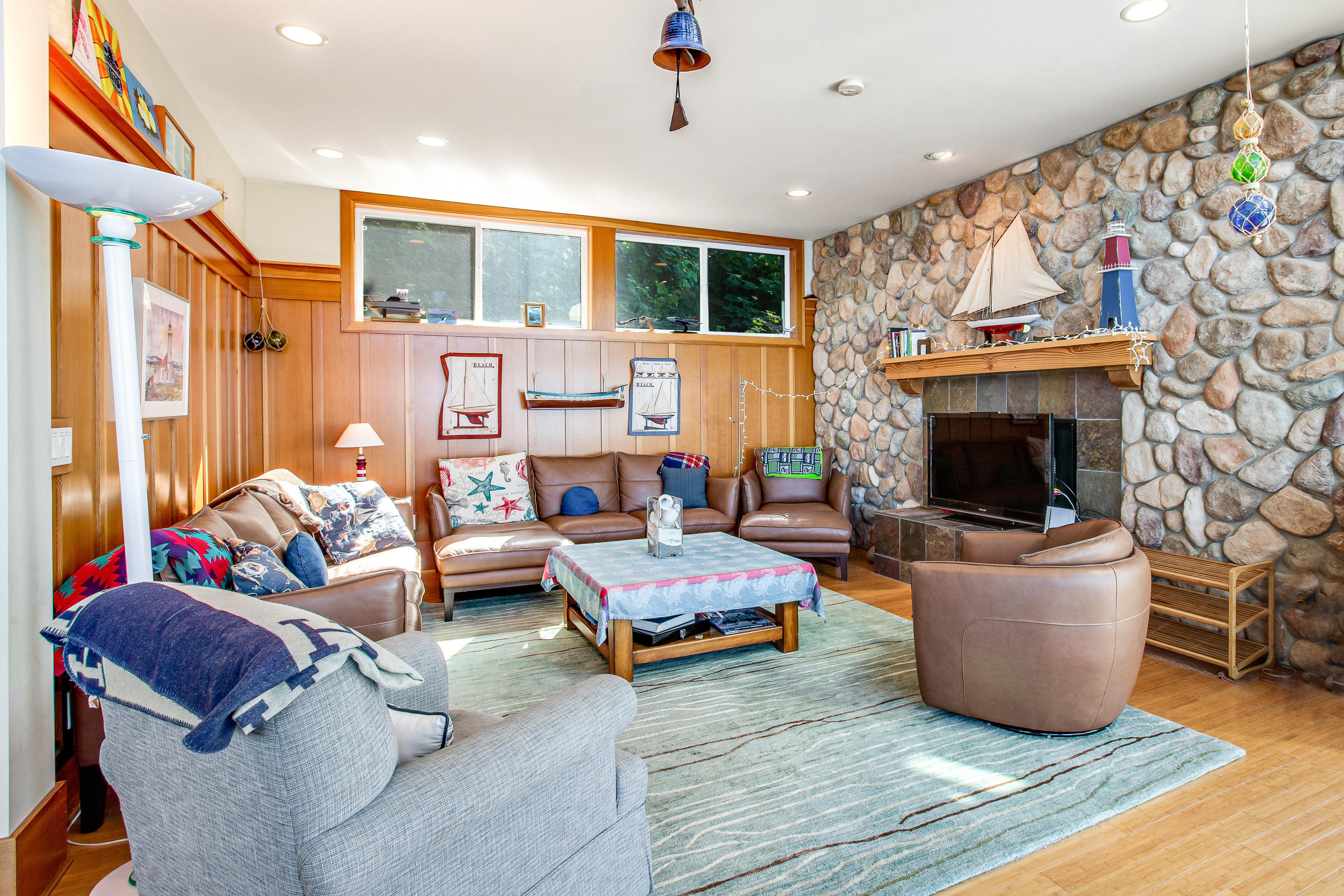 The Sandy Beach House 4