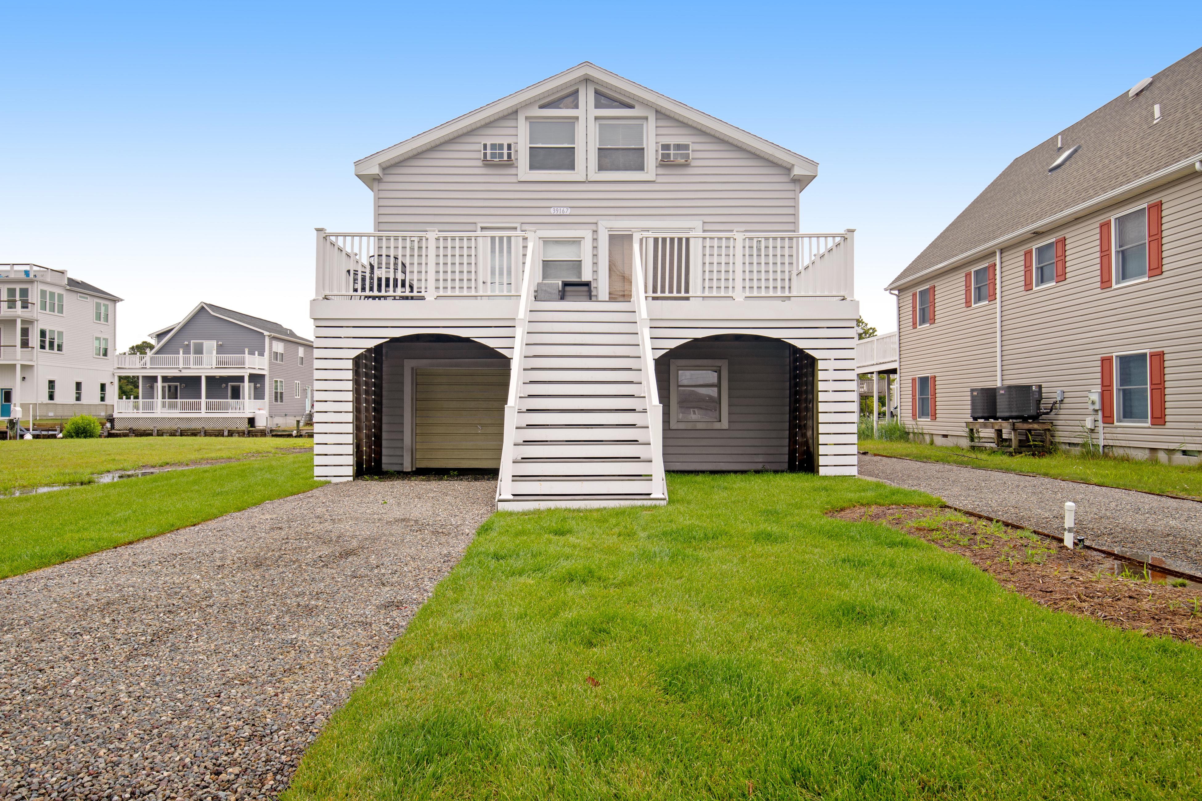 Edgewater Acres --- 39167 Garfield Ave