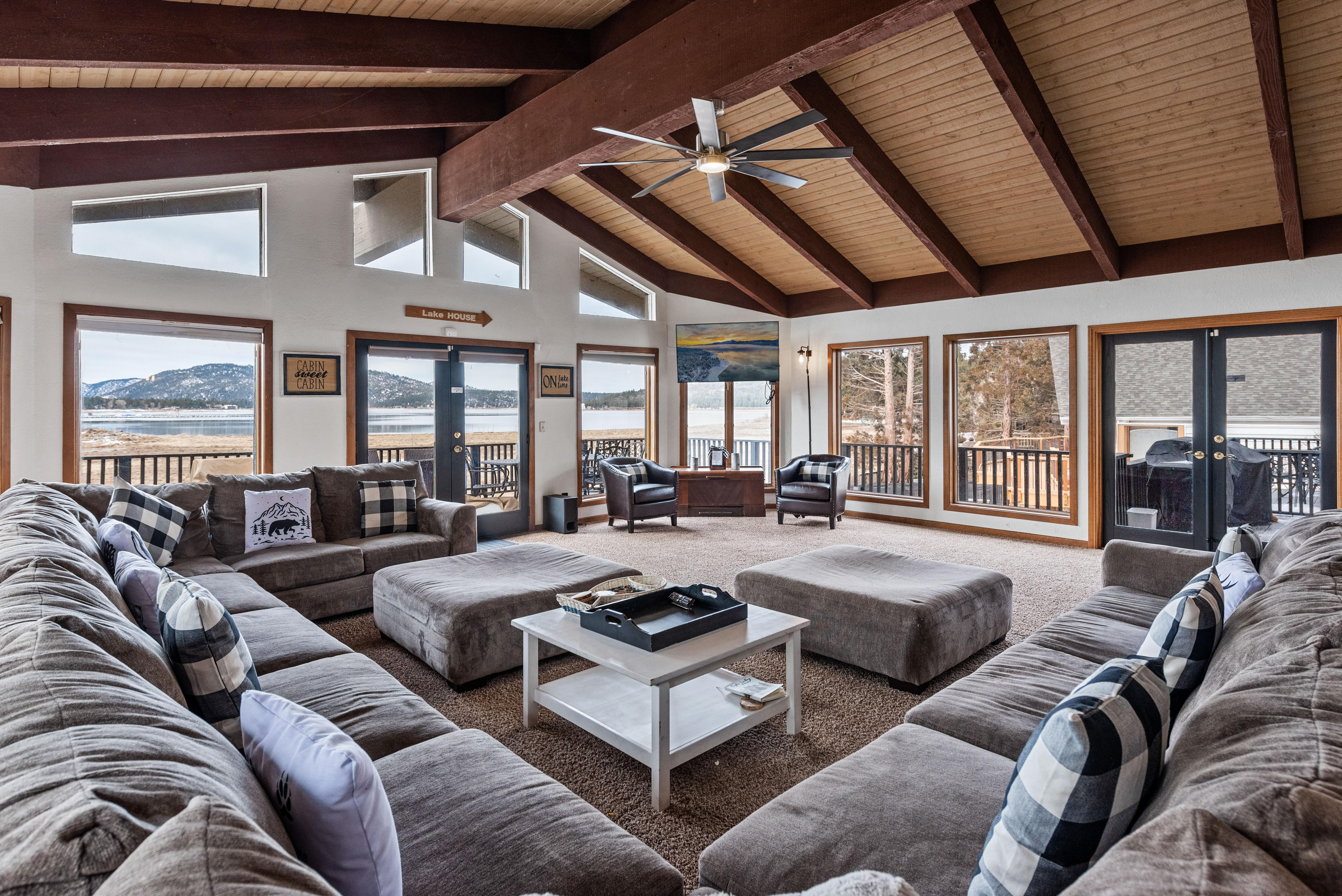 Grand Lakefront Escape