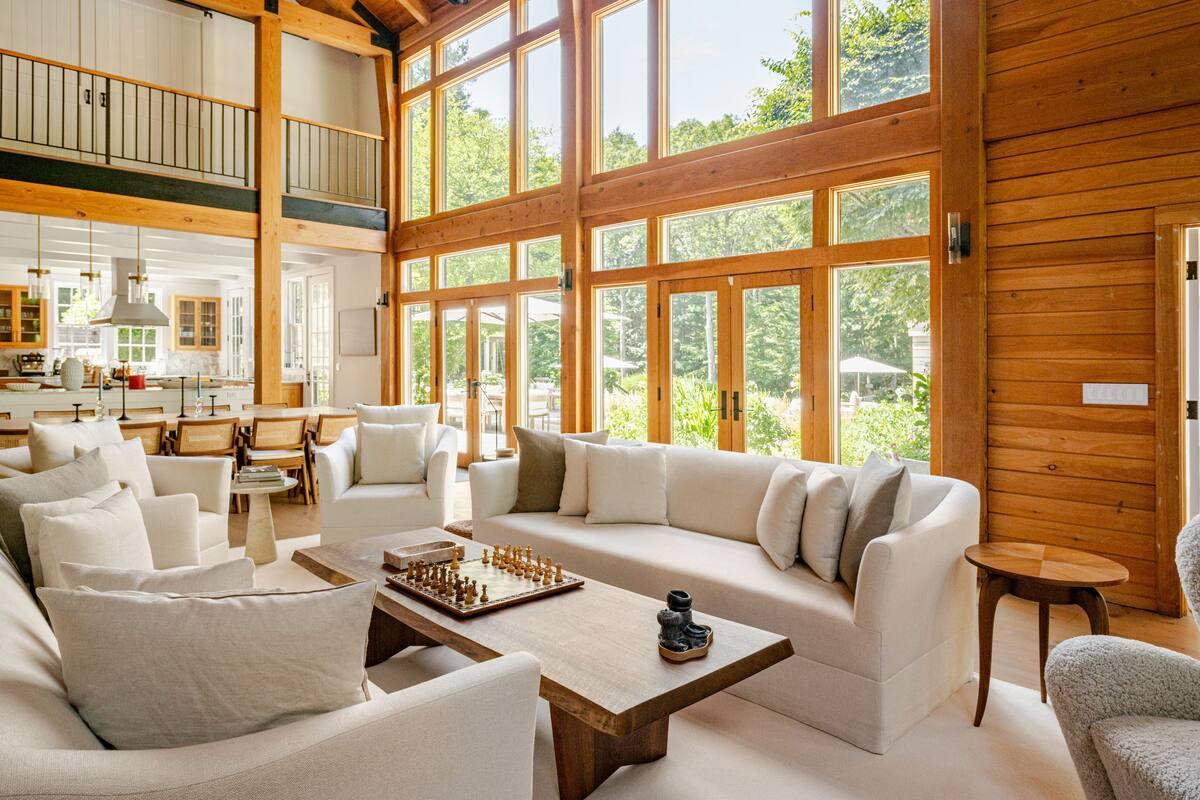 Luxurious 8 Bedroom Retreat with Pool East Hampton