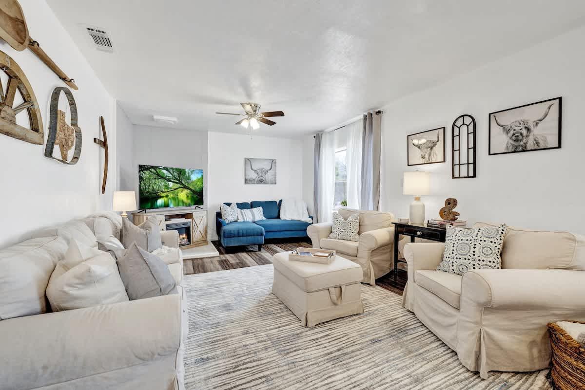 Bayer Guest Haus-Hot Tub and Fire Pit