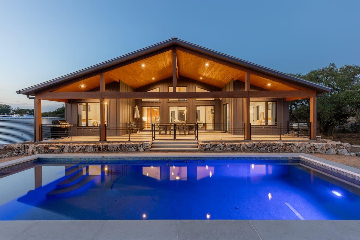 Johnson City Limits Panoramic Hill Country Views!