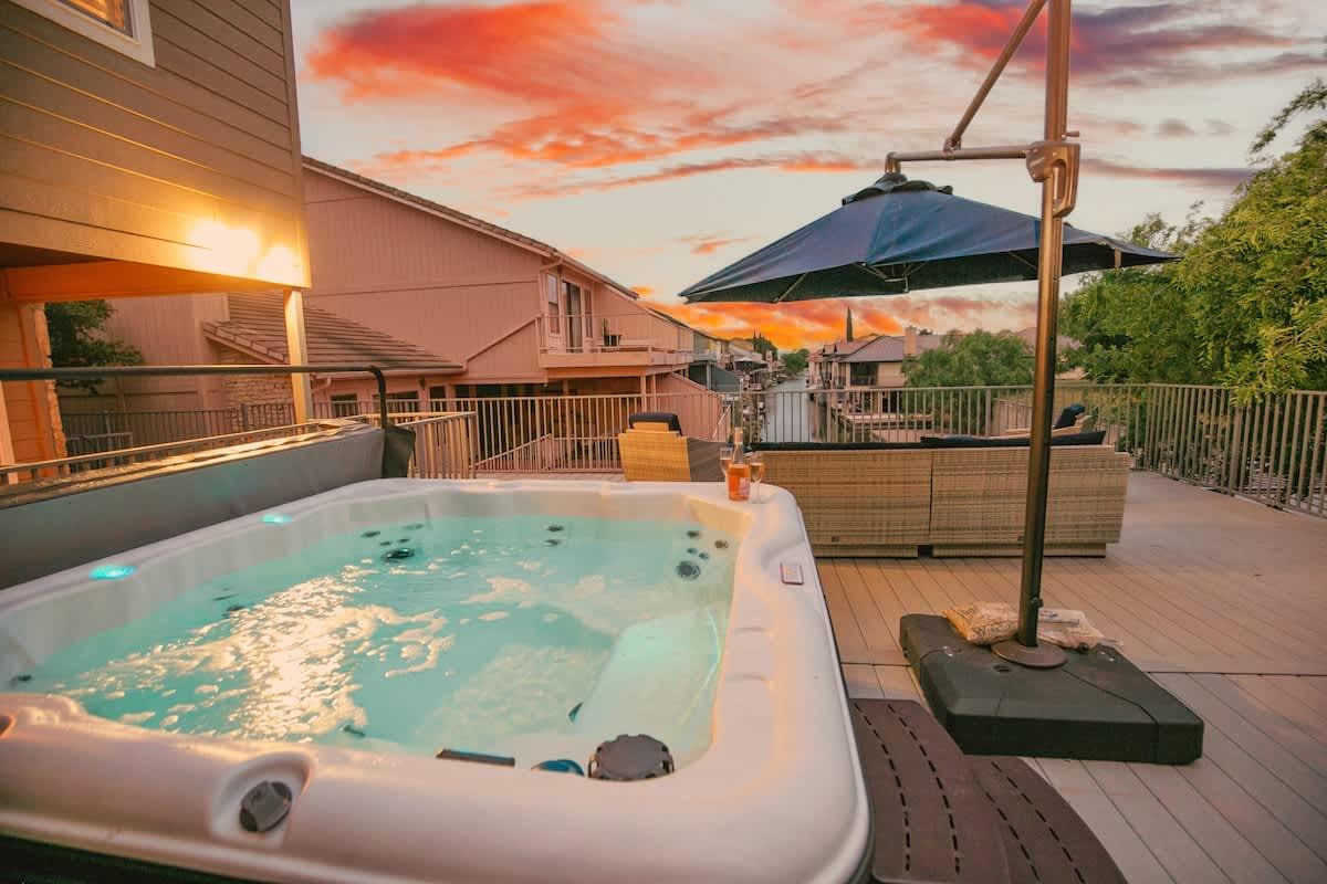 Luxury on Lake LBJ with Hot Tub Firepit & Boat Slip