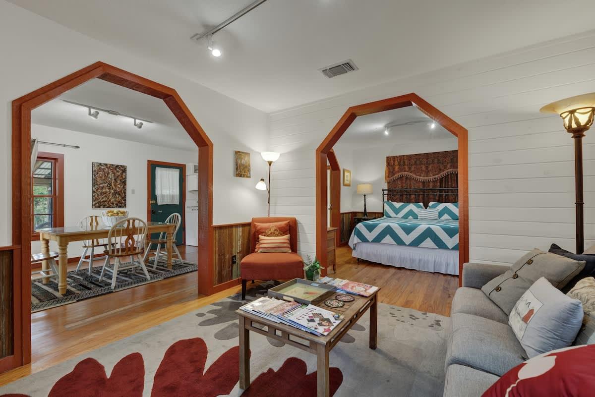 Sonora Casita Hot-Tub + Nandina Cottage Hot-Tub