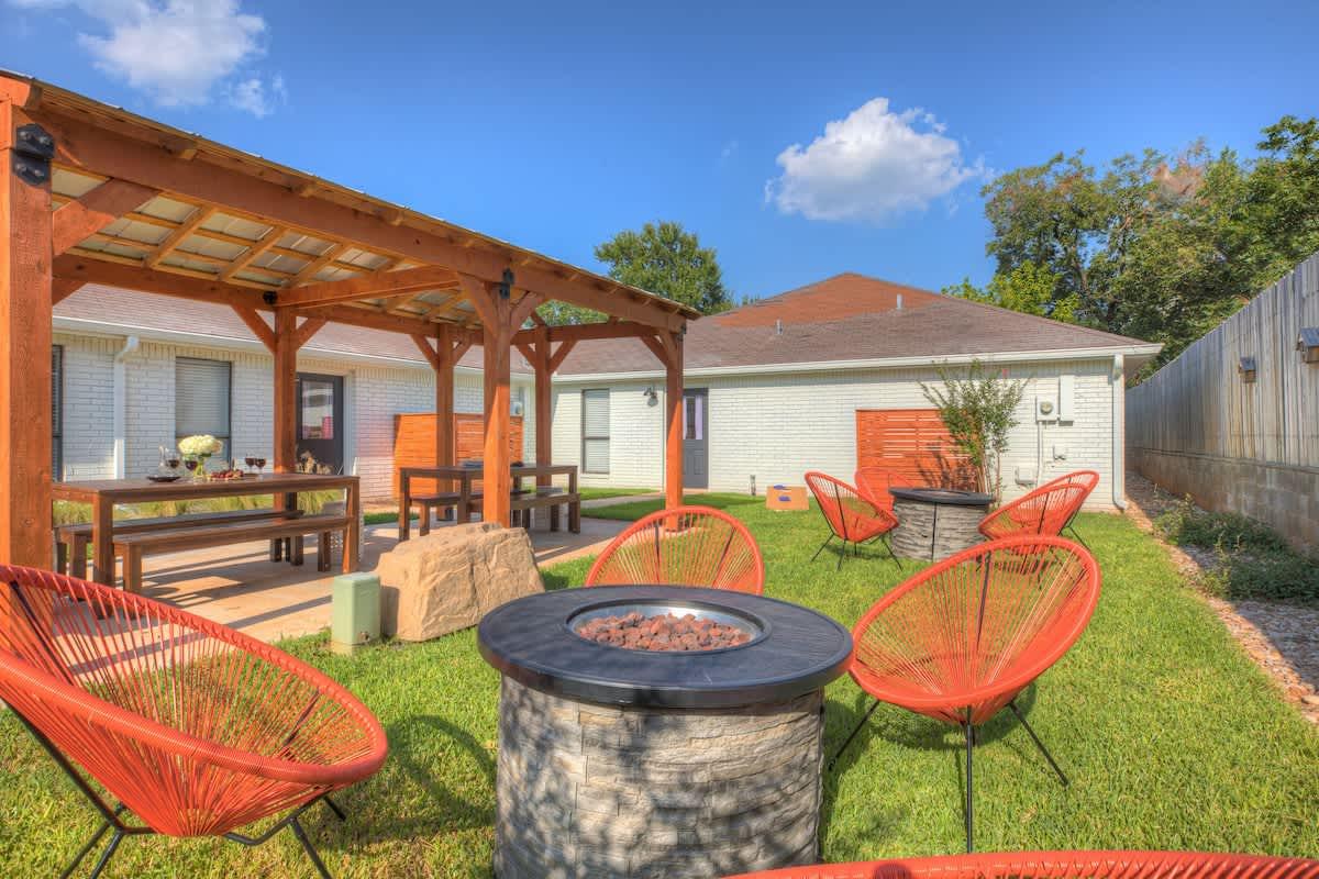 Wanderlust #3 | Hot Tub | Shared outdoor Space