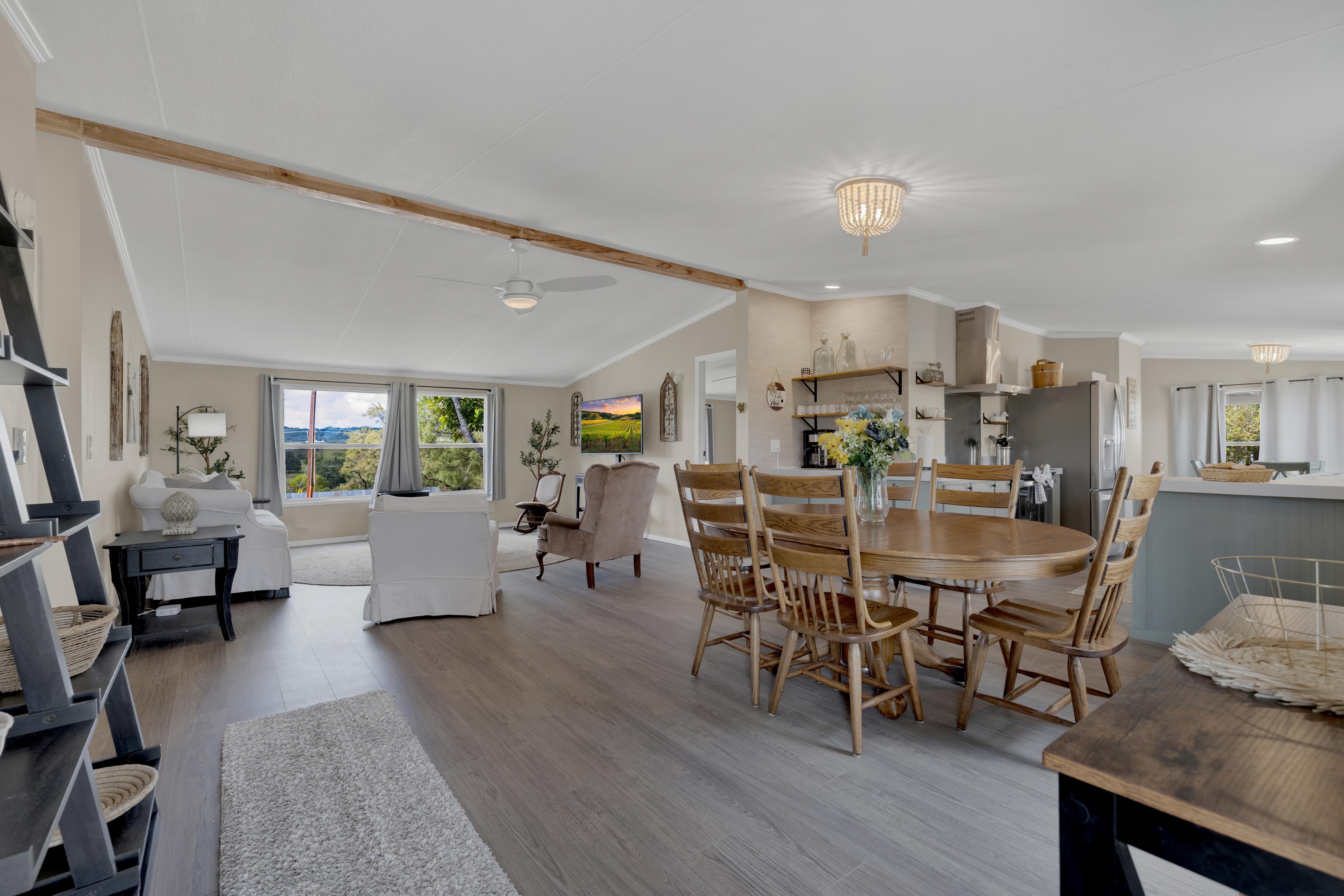 Sage: Peaceful Hill Country Retreat with Hot-Tub!