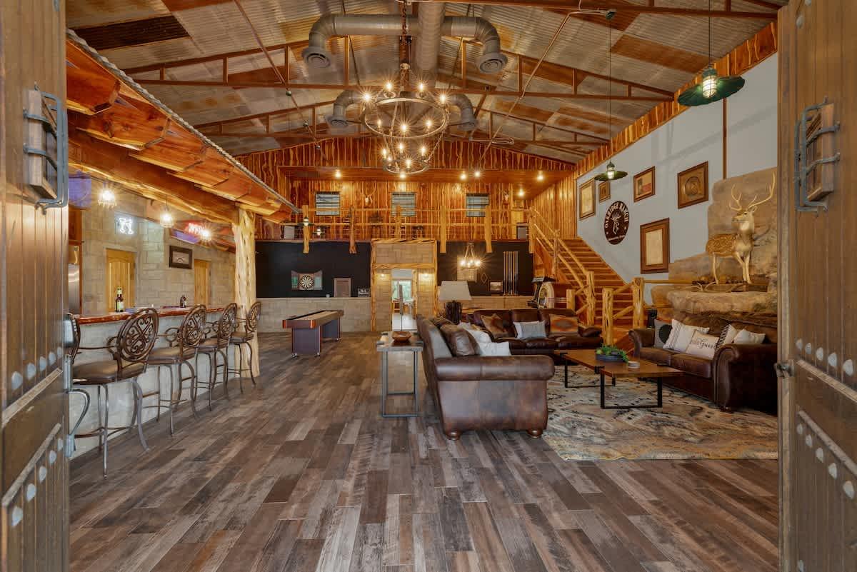 Oakridge Ranch - Pool,Hot Tub, Pickleball Court, Whiskey & Wine Room