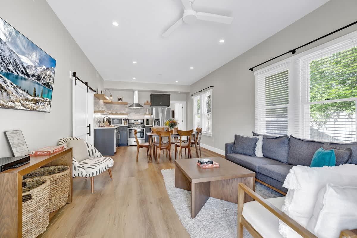 The Grove-A: Cozy Cottage 2-Blocks to Marktplatz!