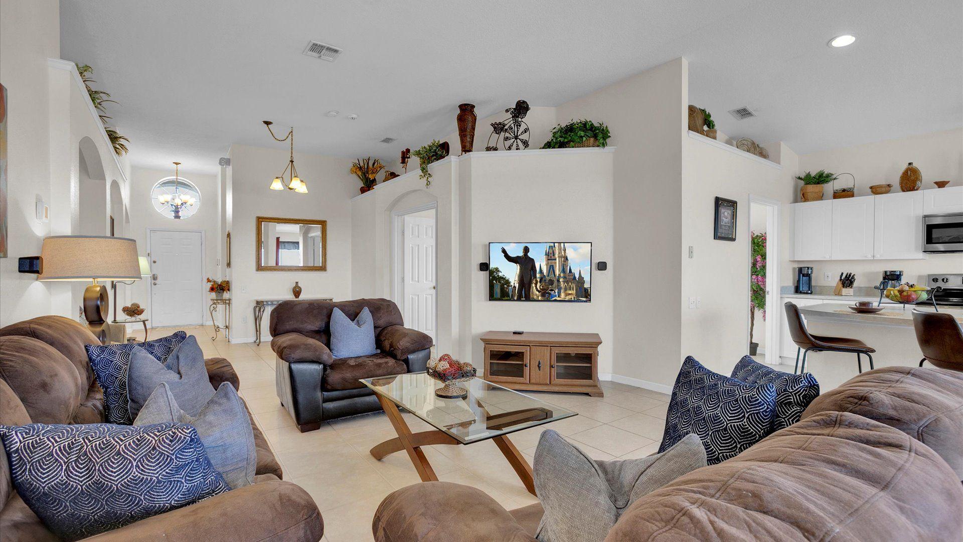 8034 king palm circle 