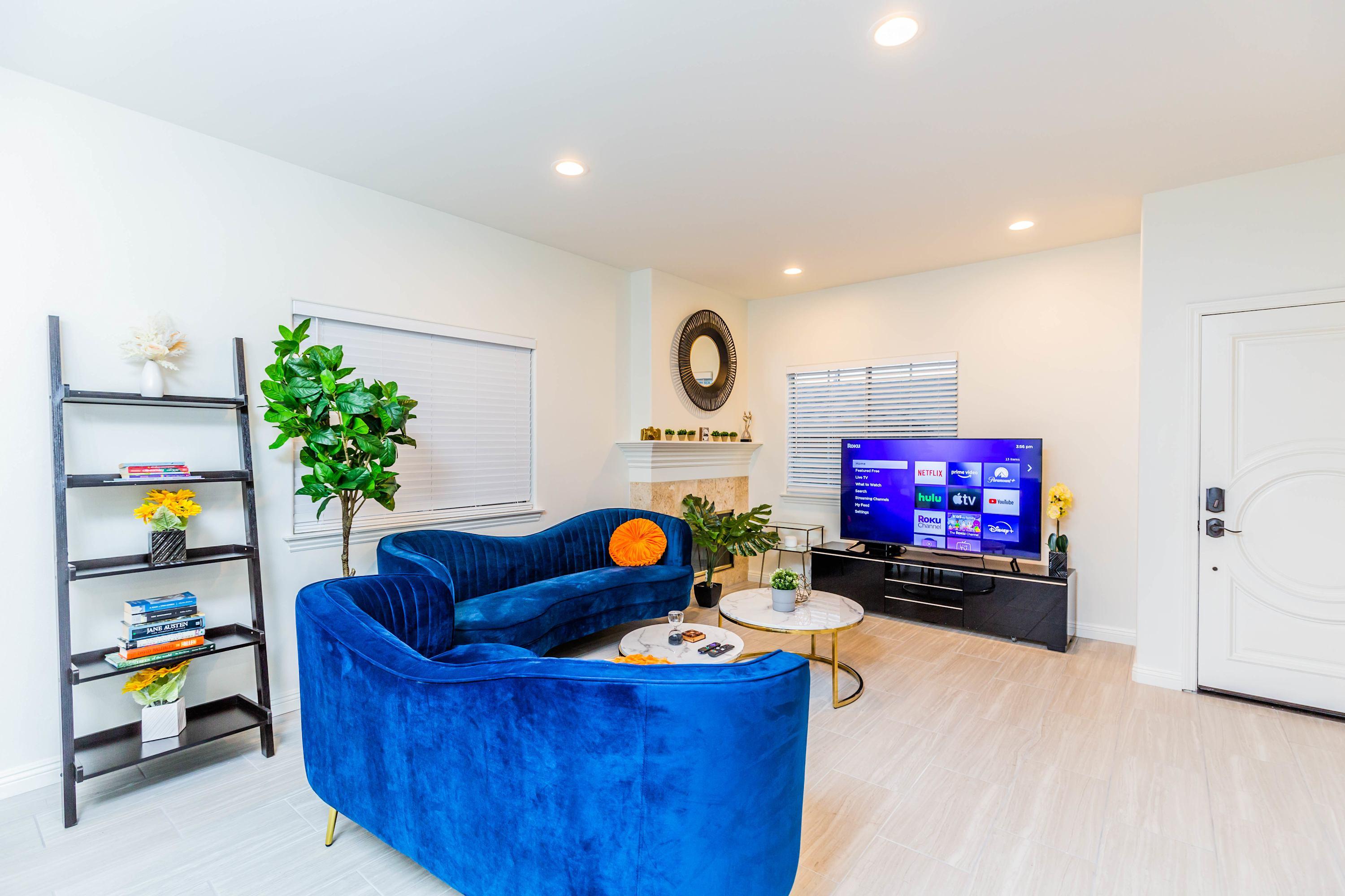 Not affected by the fire/Elegant Pasadena Retreat – Prime Comfort Awaits