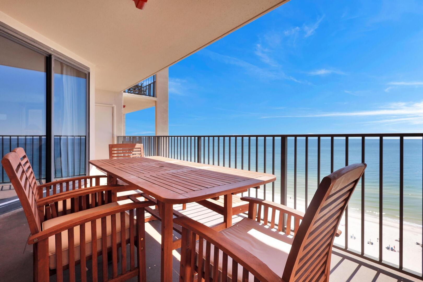 Beachfront Condo w/ View & Pool, Sleeps 8