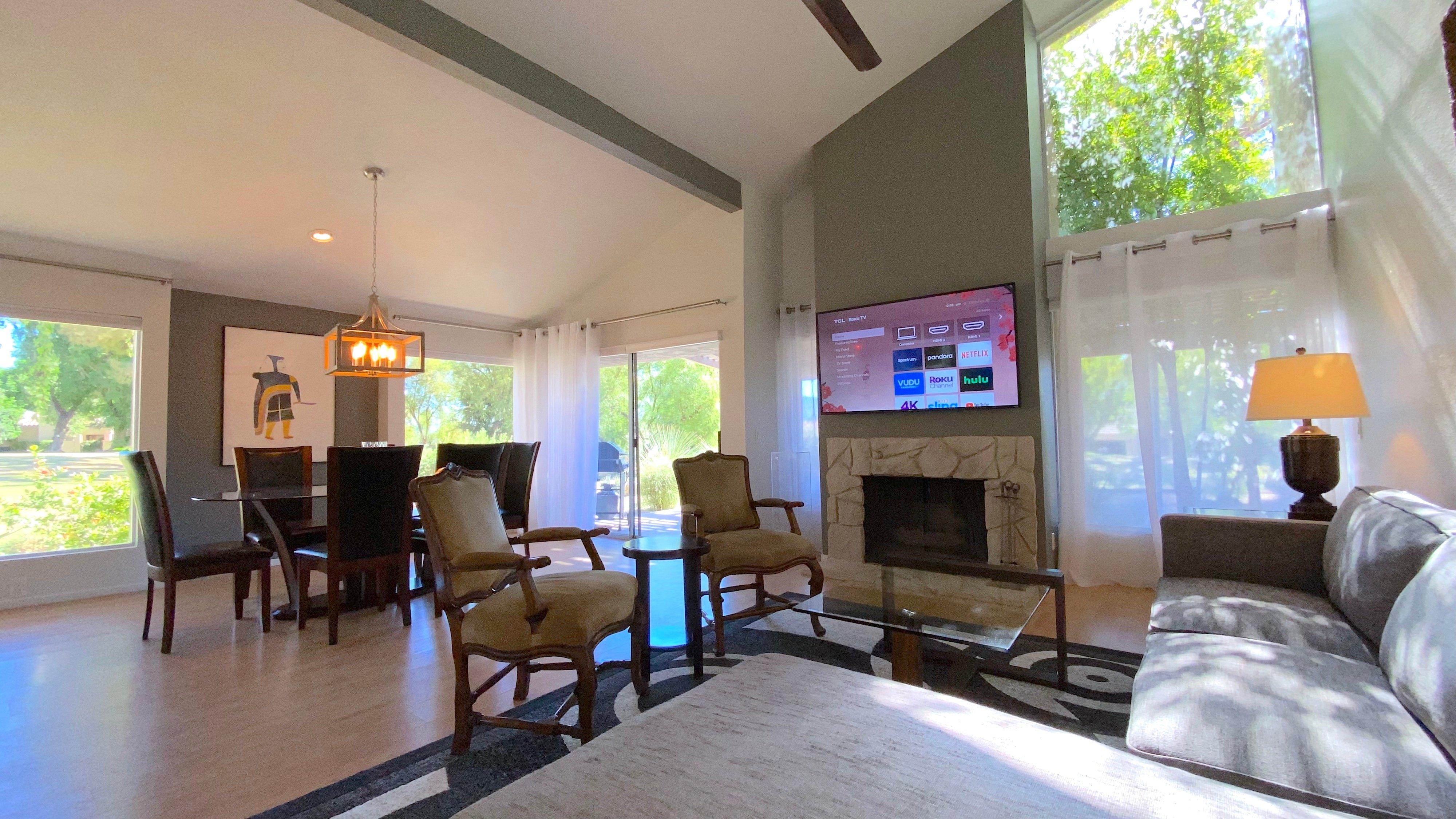 Contemporary and Gracious 2-Bed/2-Bath Condo with enviable South-facing View