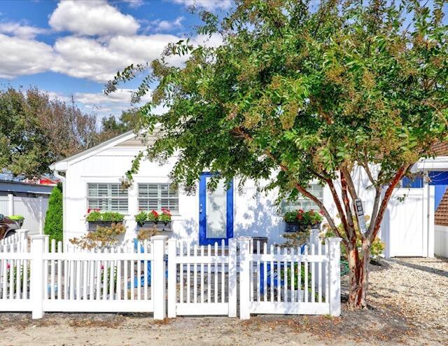 SAULSBURY STREET 23 #1