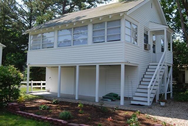 LAUREL STREET GARAGE APT 210