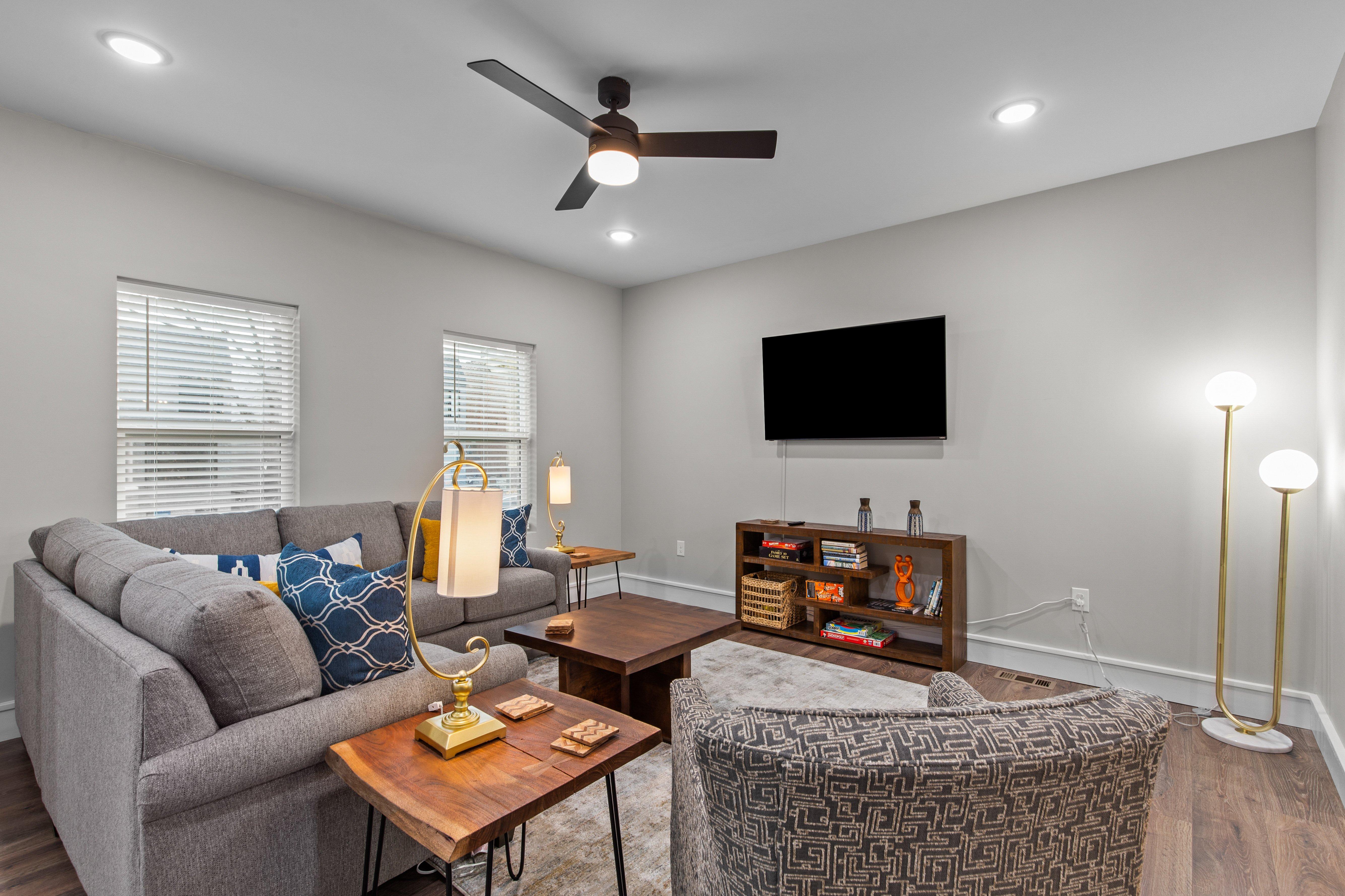 3323: Uptown Elegant Escape by JZ Vacation Rentals