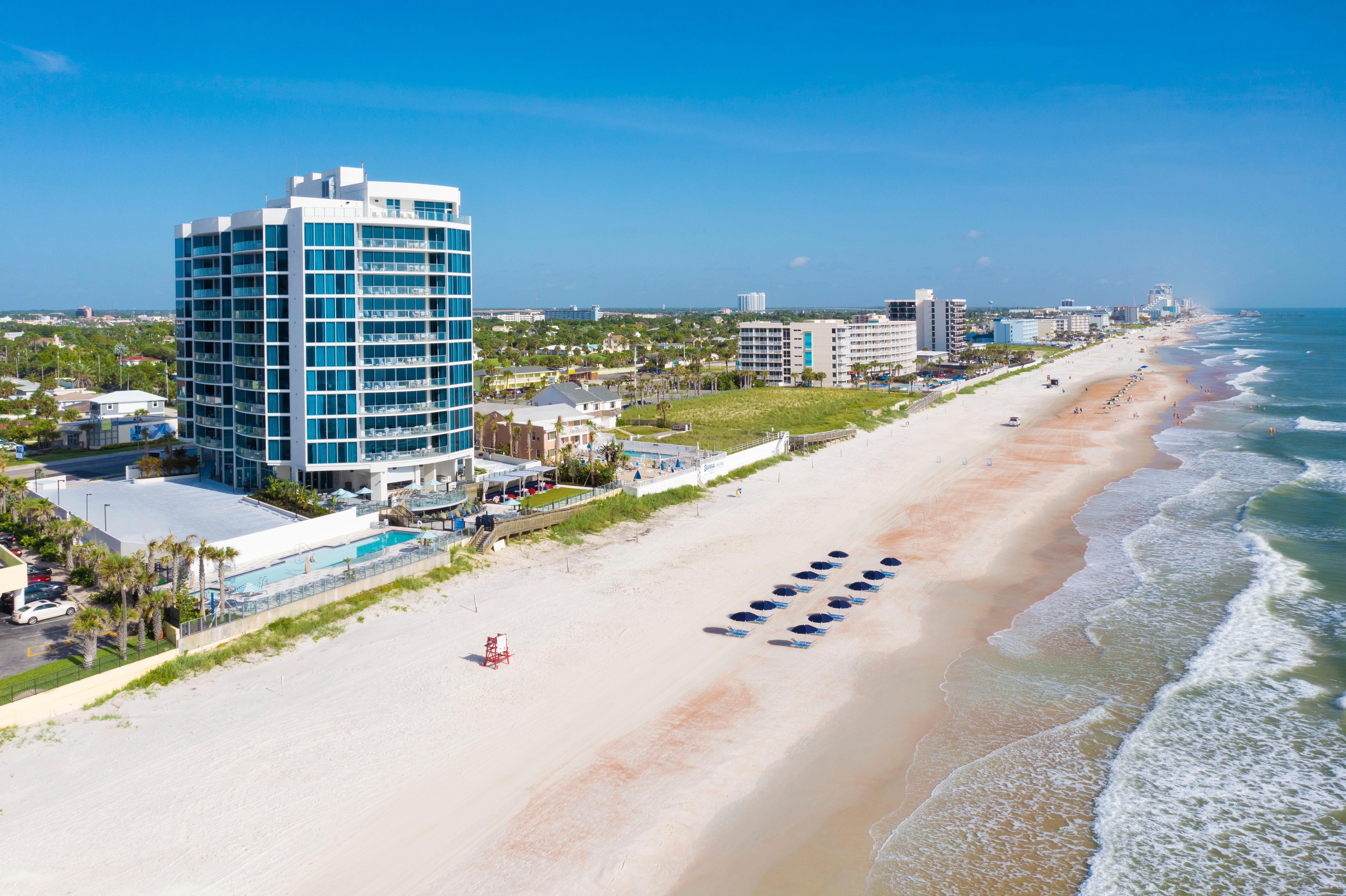 Max Beach Resort - 2 Bedroom Ocean & City North View Residence