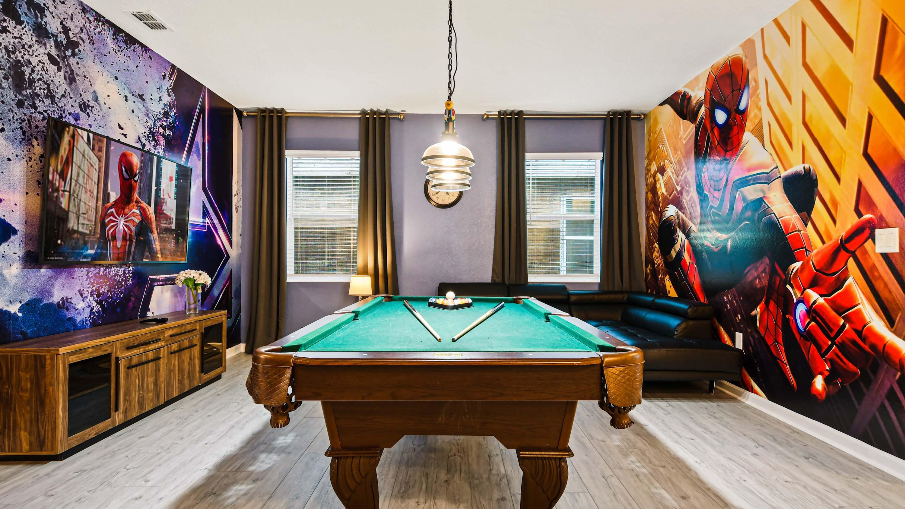 Opulent Retreat, Pool & Lake View, Near Parks