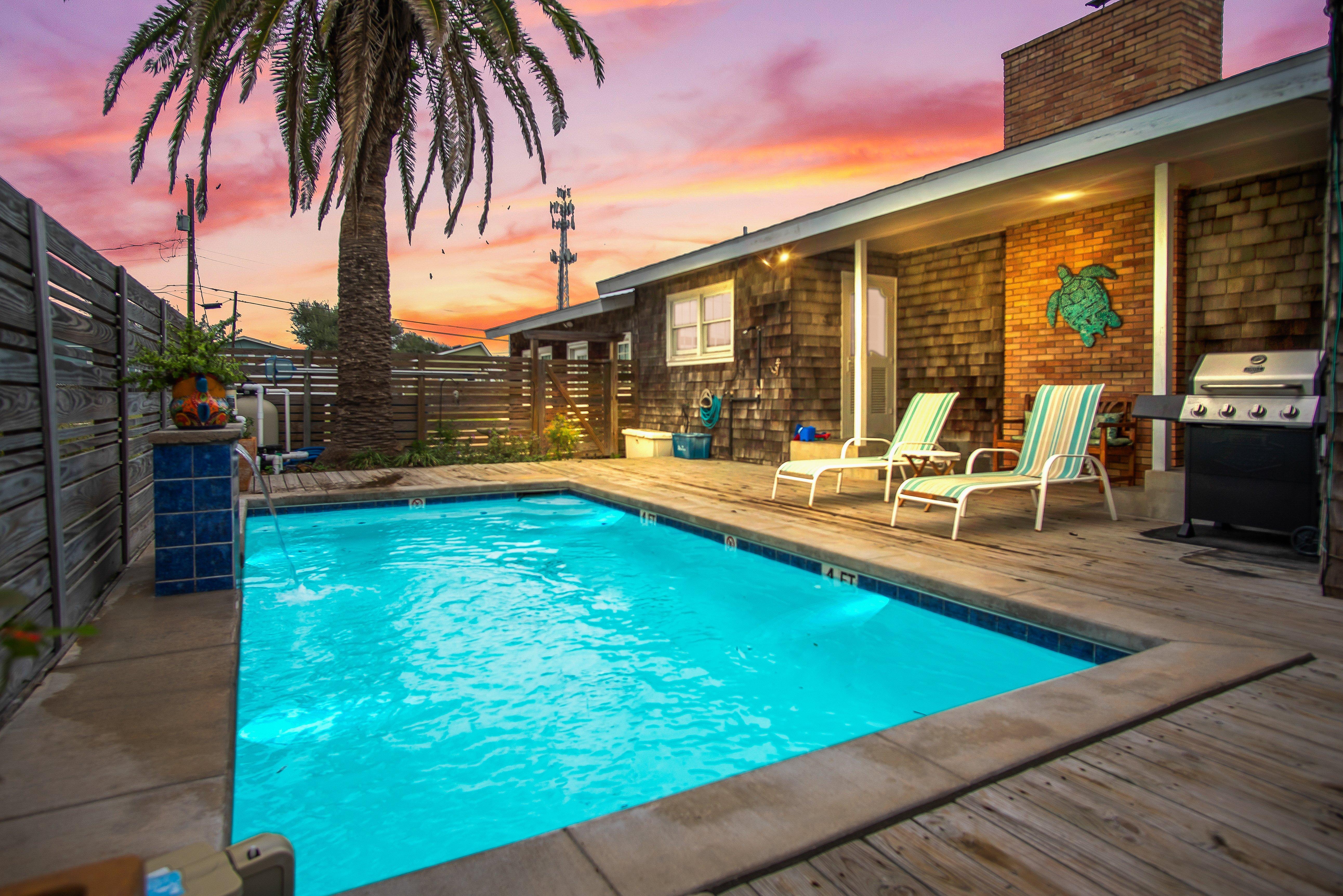 Oleander House - Pet Friendly! PRIVATE POOL!