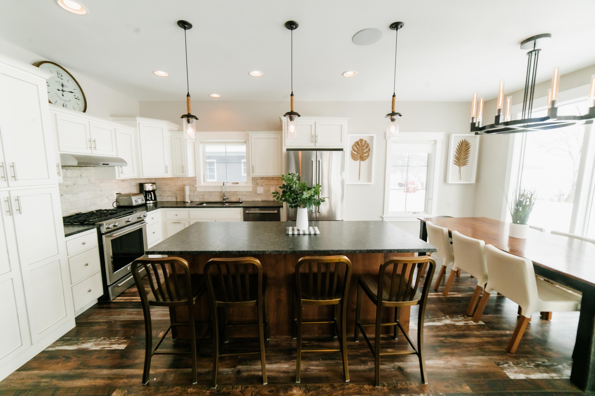 5 Bedroom Lake House on Beautiful Gull Lake