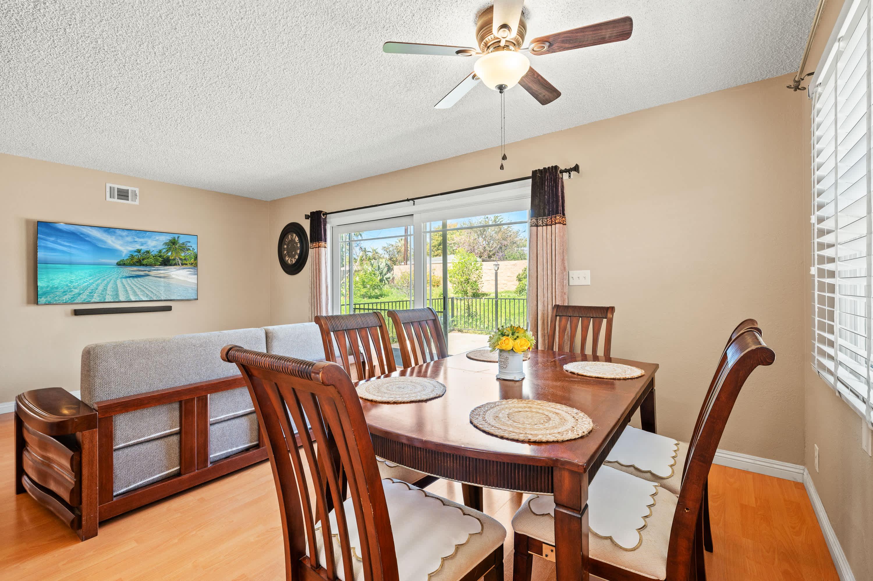 Cozy Getaway Bright, Clean & Fully Equipped