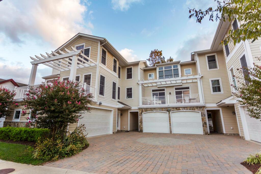 CHRISTIAN STREET 18B