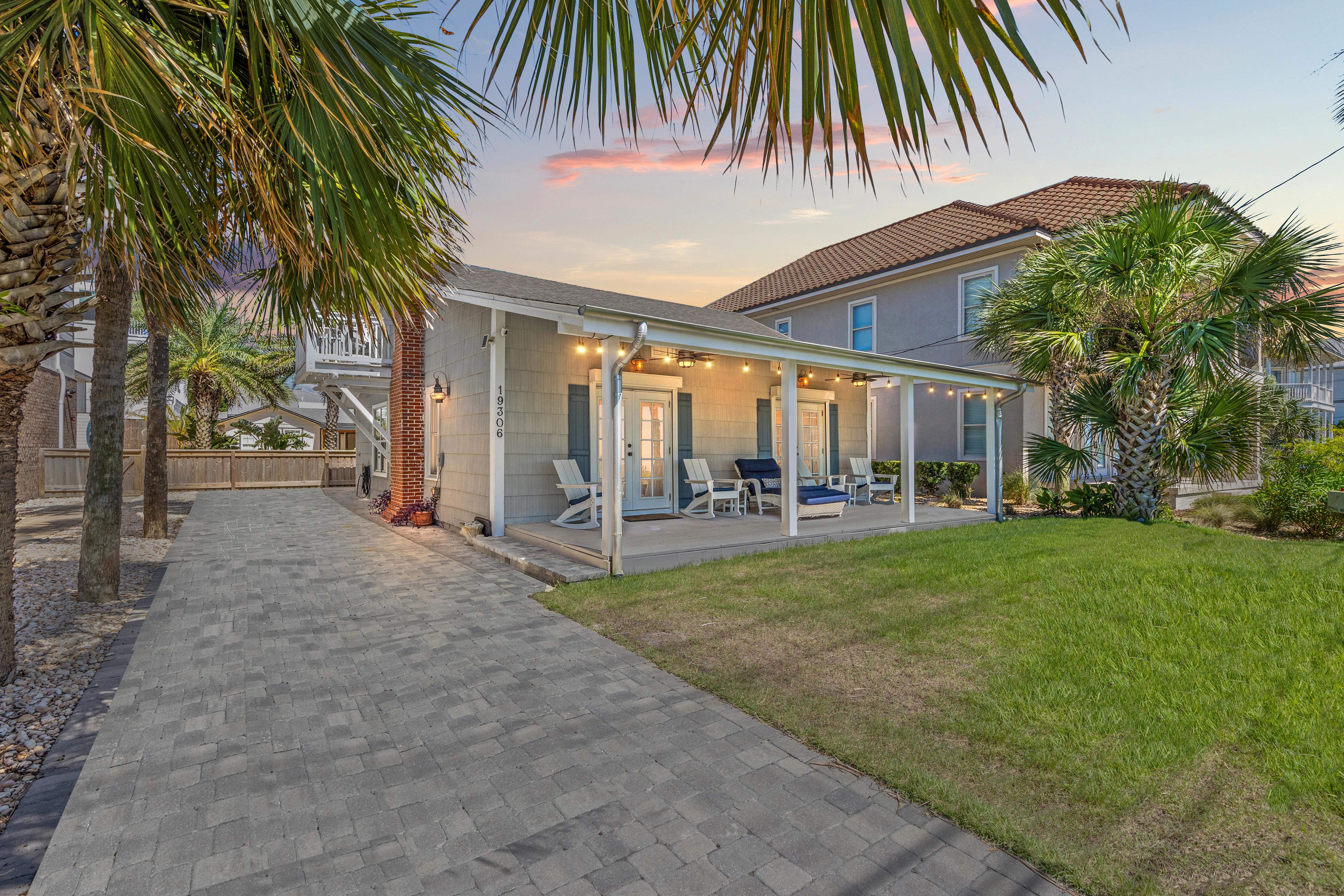 Cute Beach Cottage Steps to the Beach! Panama City Beach, FL!