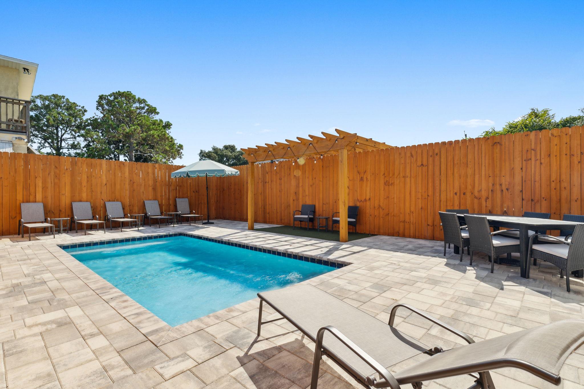 Grand Retreat II: 4BR, 5BA, sleeps 15. Private pool. Your perfect escape!