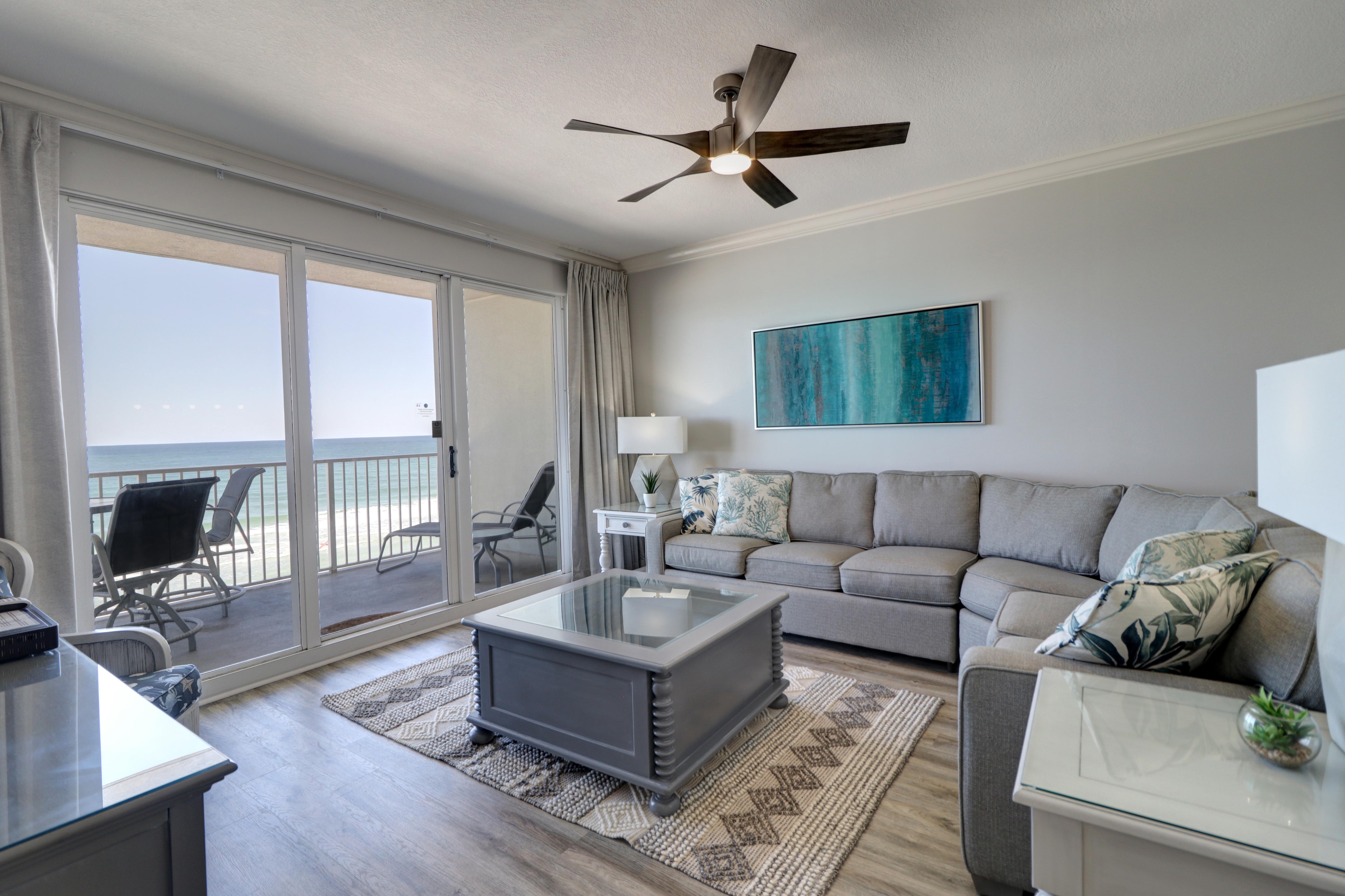 Gulf Front Master Suite! Directly On The Beach! 3 BR / 2 BA! Sleeps 8!