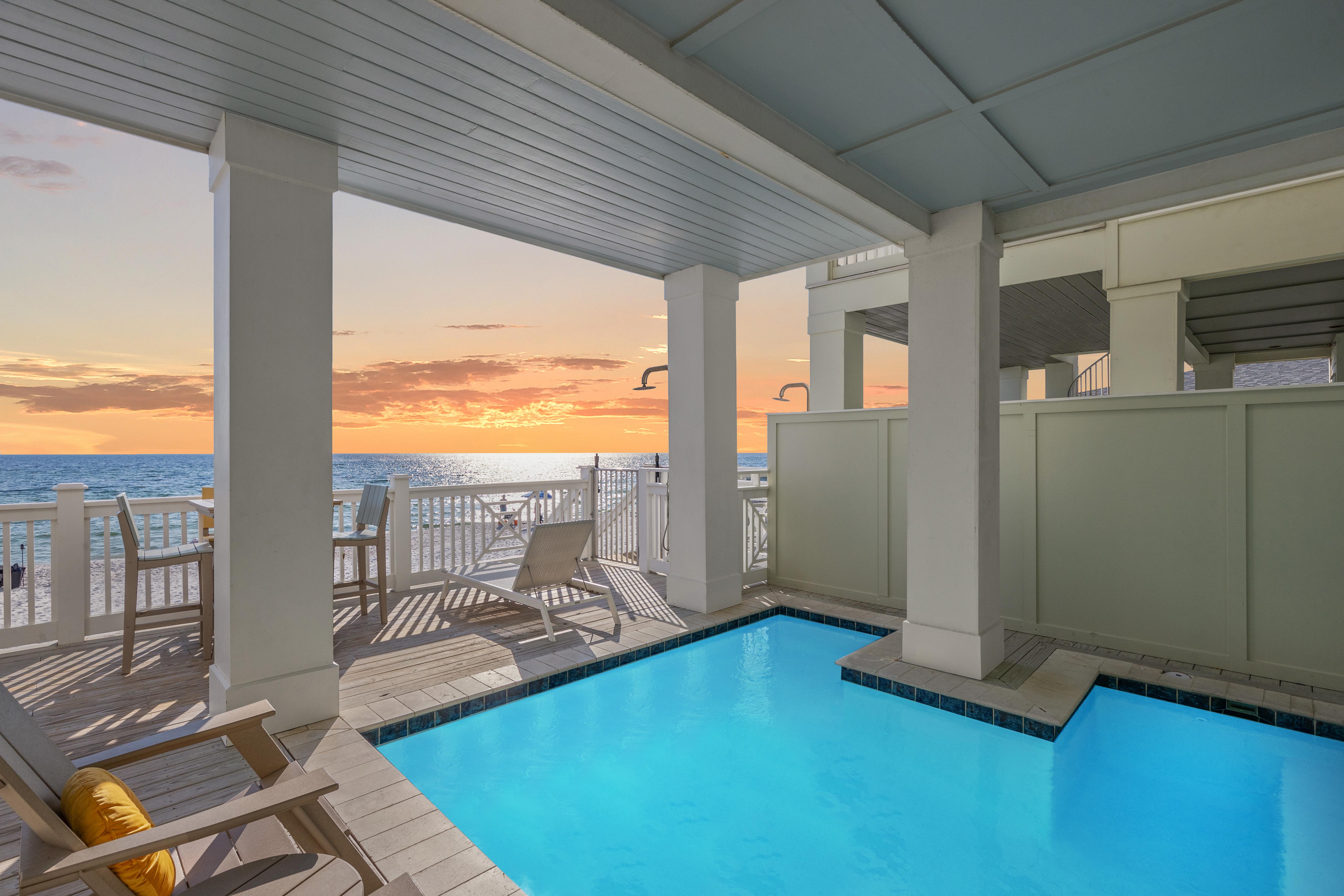 Pineapple Paradise! 6BR 7BA beachfront house! Private Pool! Grill! Sleeps 16!