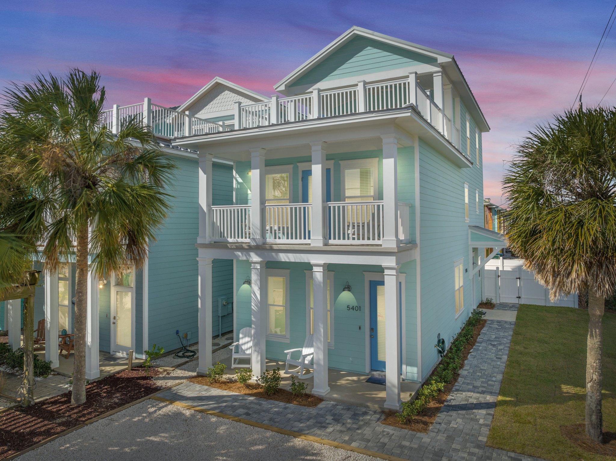 Spectacular 3br 4ba w/ Private Pool, 2 Min Walk to Beach - Sleeps 15!