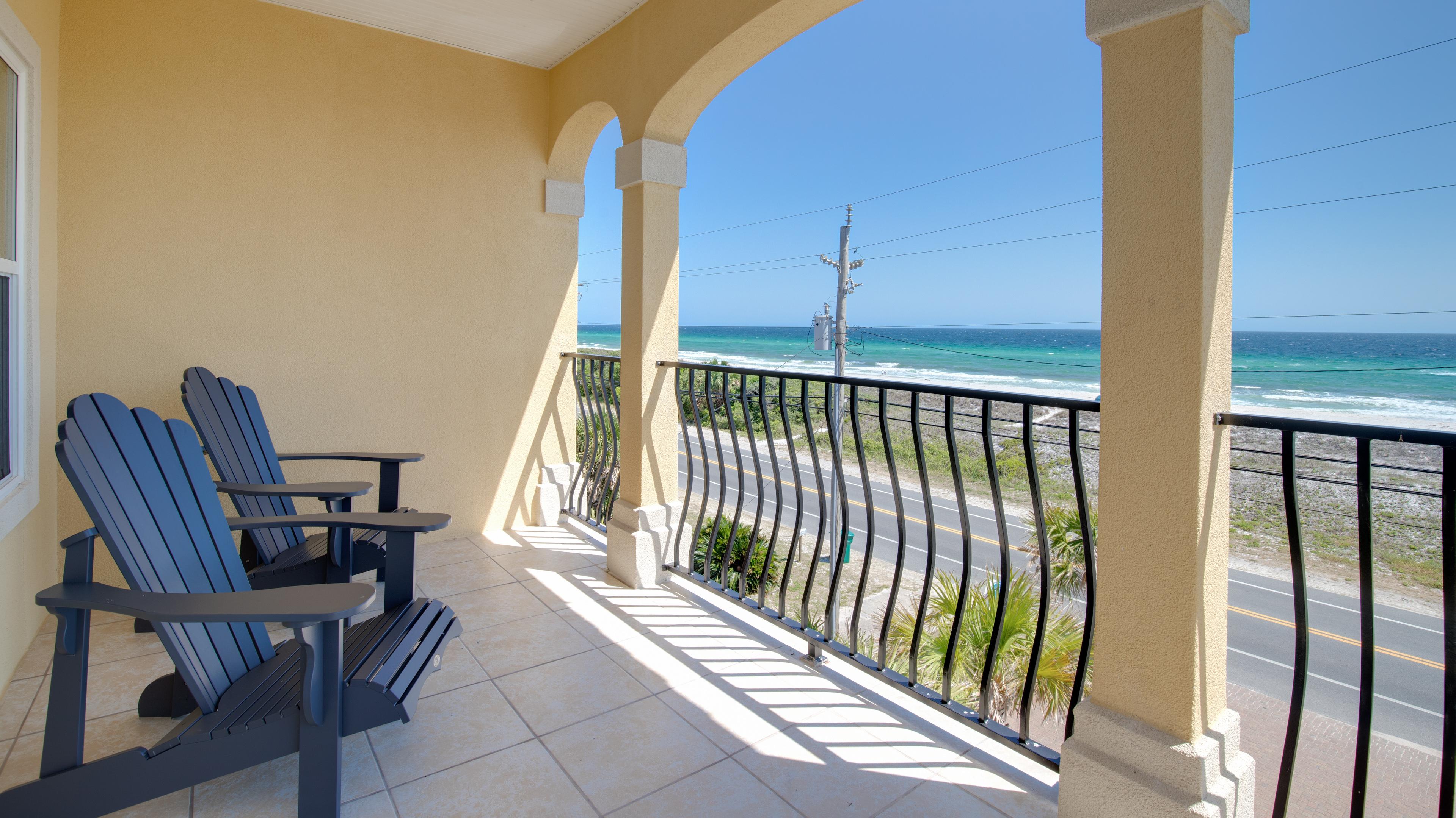 Walk To The Beach! 3 Story Home! 2 Balconies With Gulf Views!