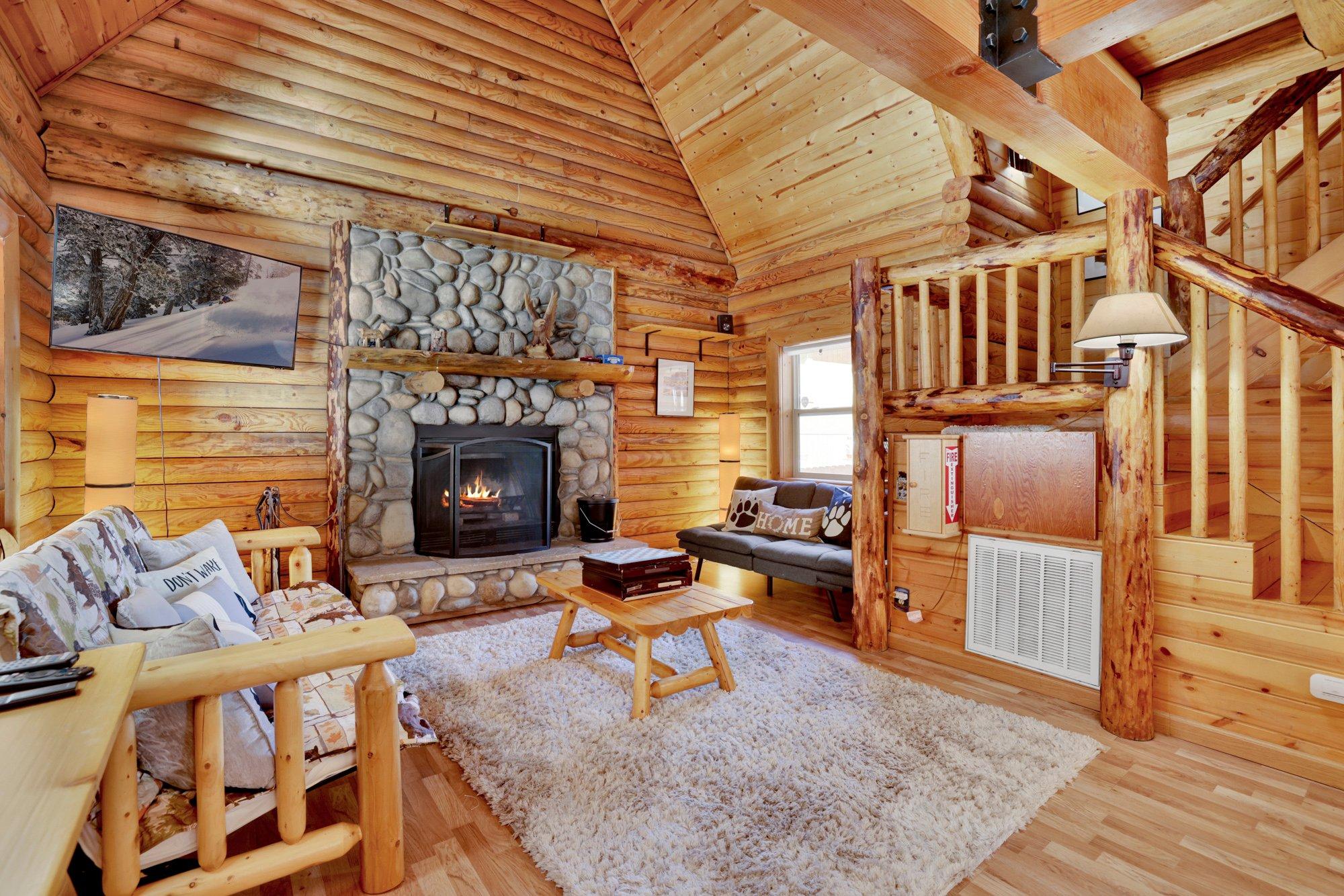 BINKY'S MOUNTAIN HIDEAWAY #2455