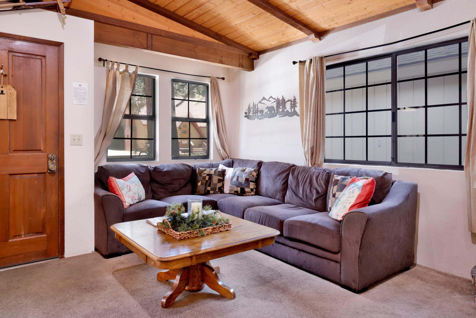 BROWN BEARS CABIN #1091