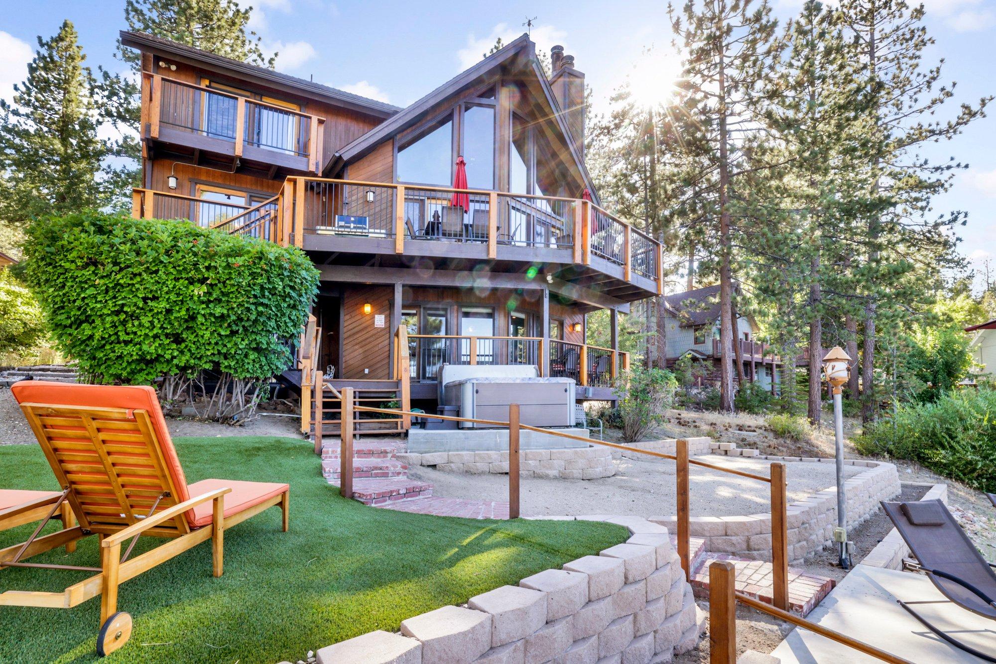 COVE LAKEFRONT CHALET #2098