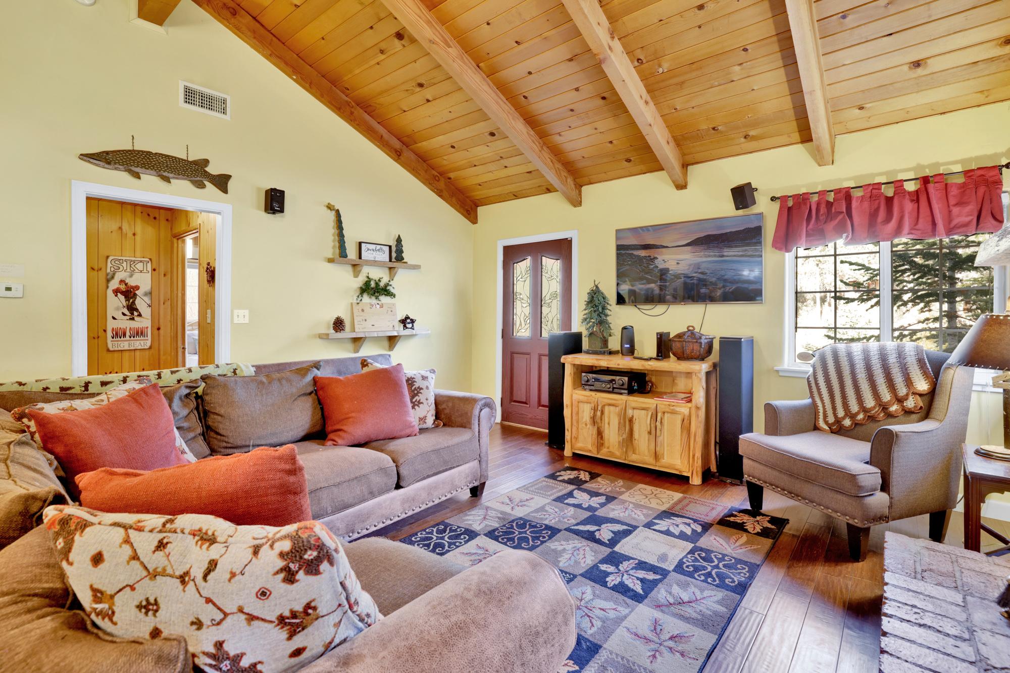 LAZY BEAR LODGE #1235