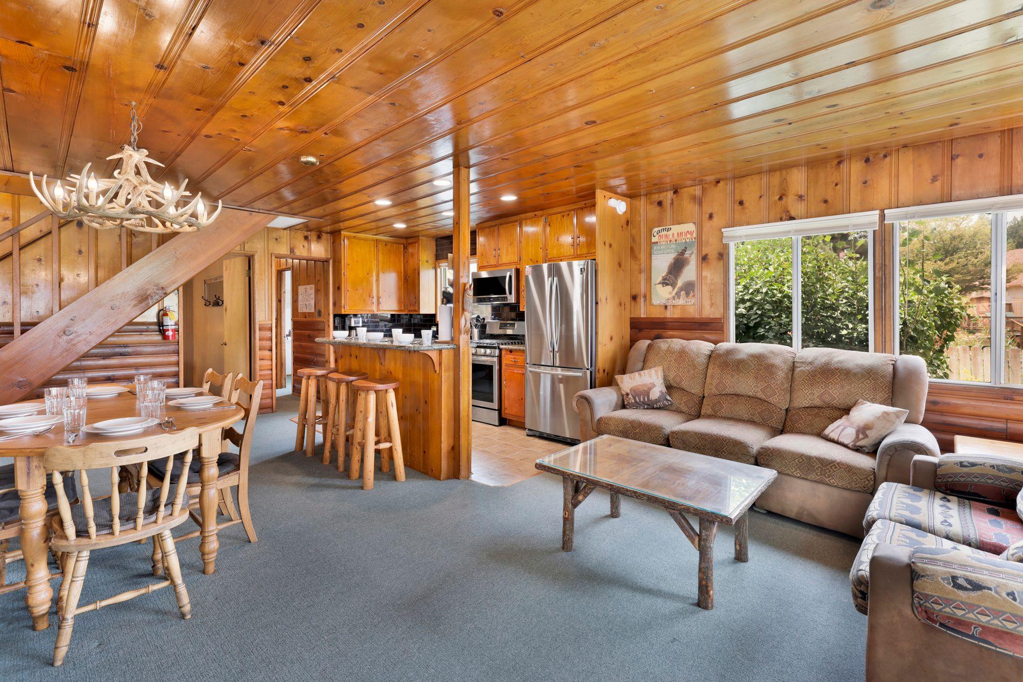 LAKEVIEW GETAWAY #2120