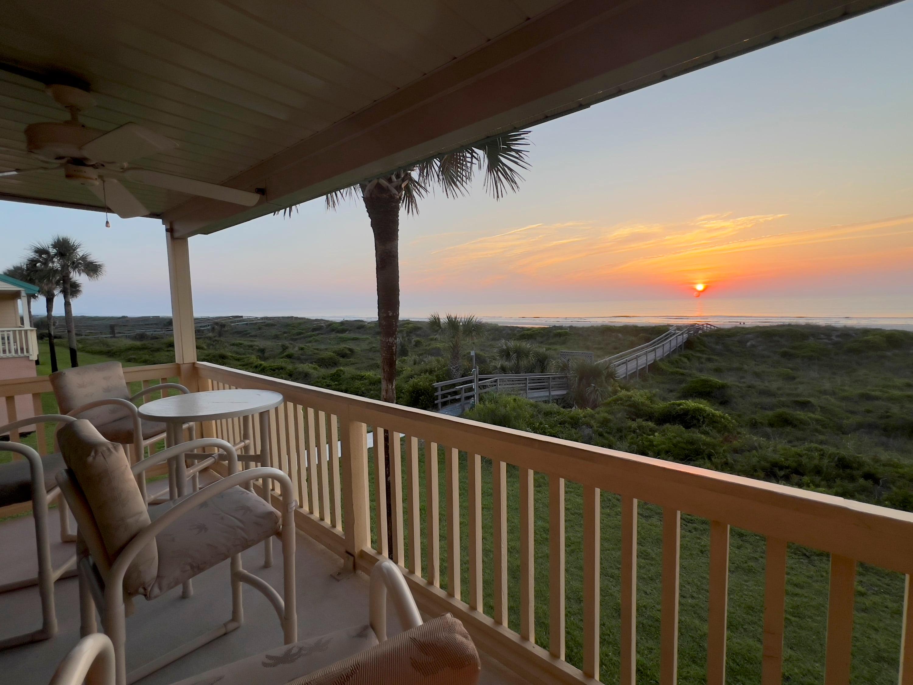Ocean Bliss: 3BR Mod Haven, St. Aug