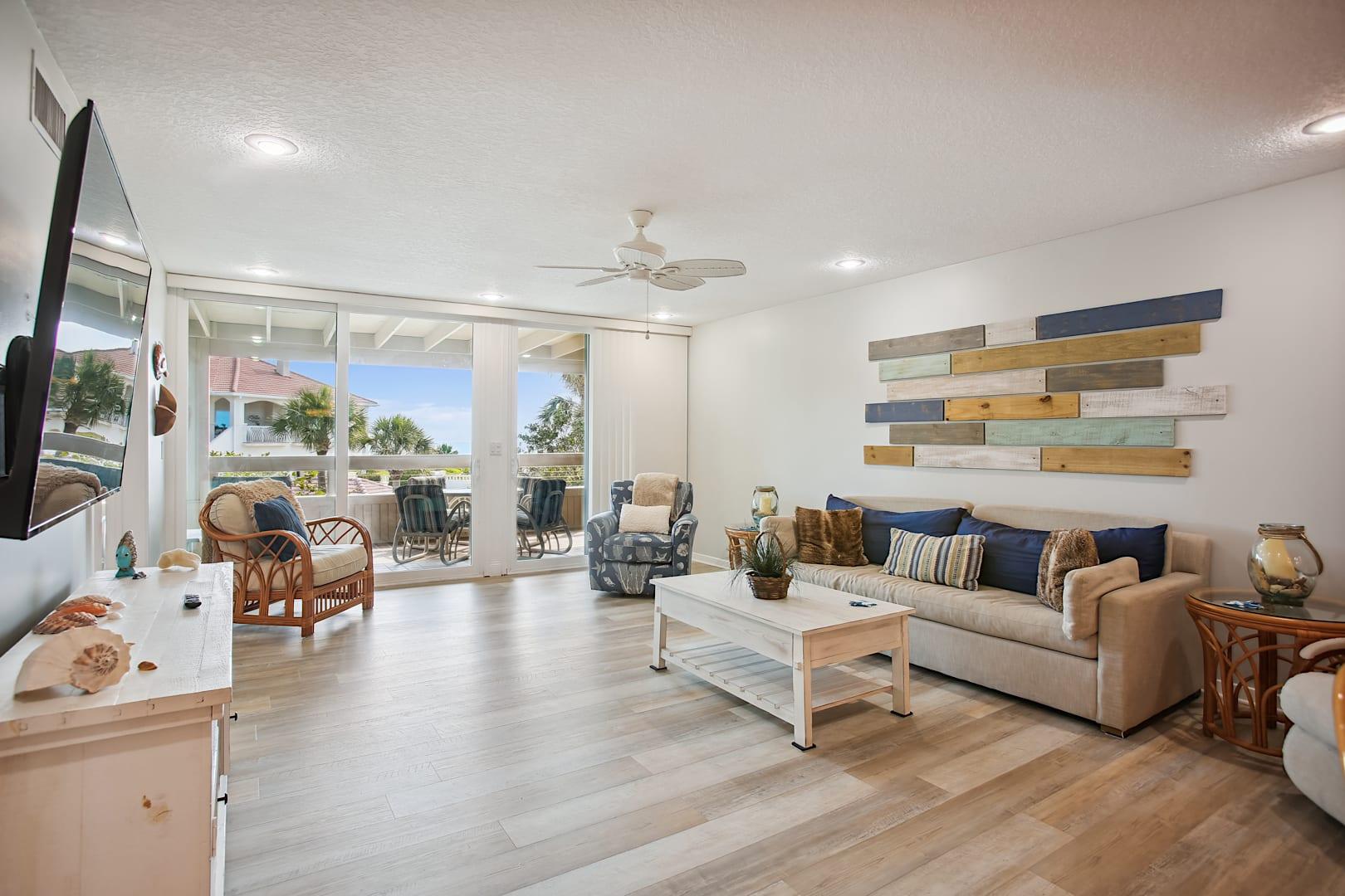 Luxe Oceanfront Retreat: St. Aug Hibiscus D202