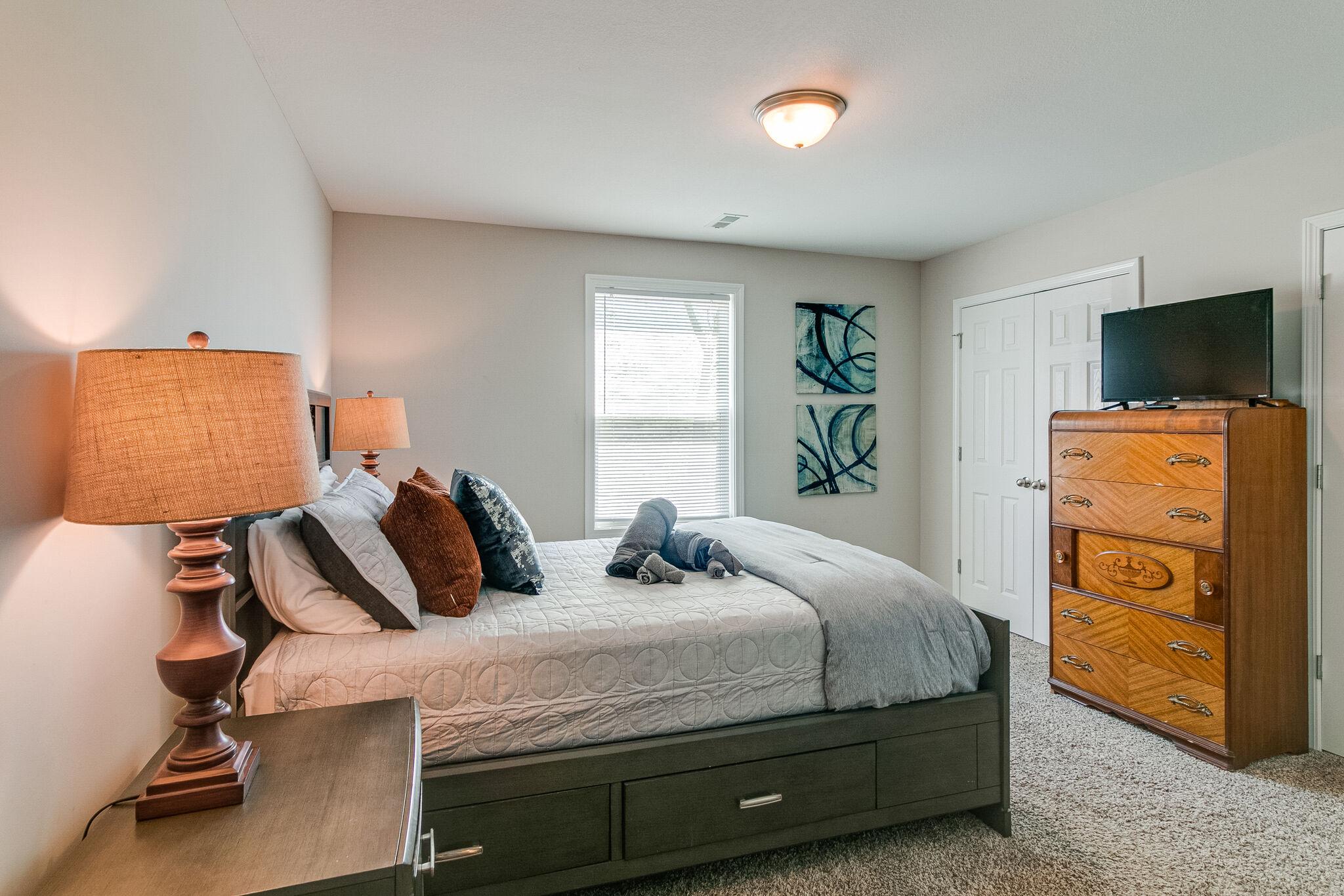 Franklin Haven by Johnathan (#A) - 0.8 mi from Downtown