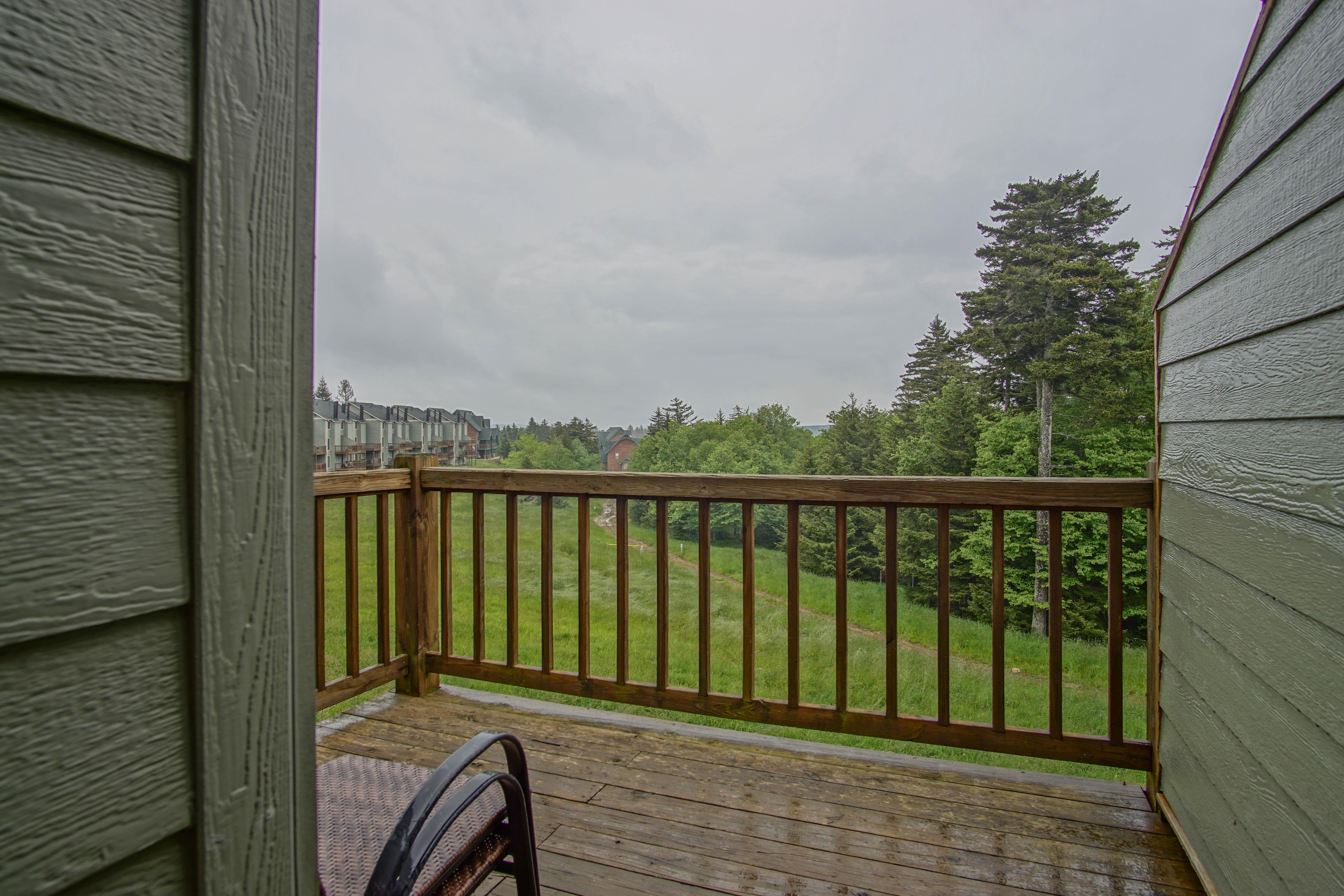 Powderidge #14: 2 Bedrooms, 2.5 Bath: Slope Side, Wood Fireplace.