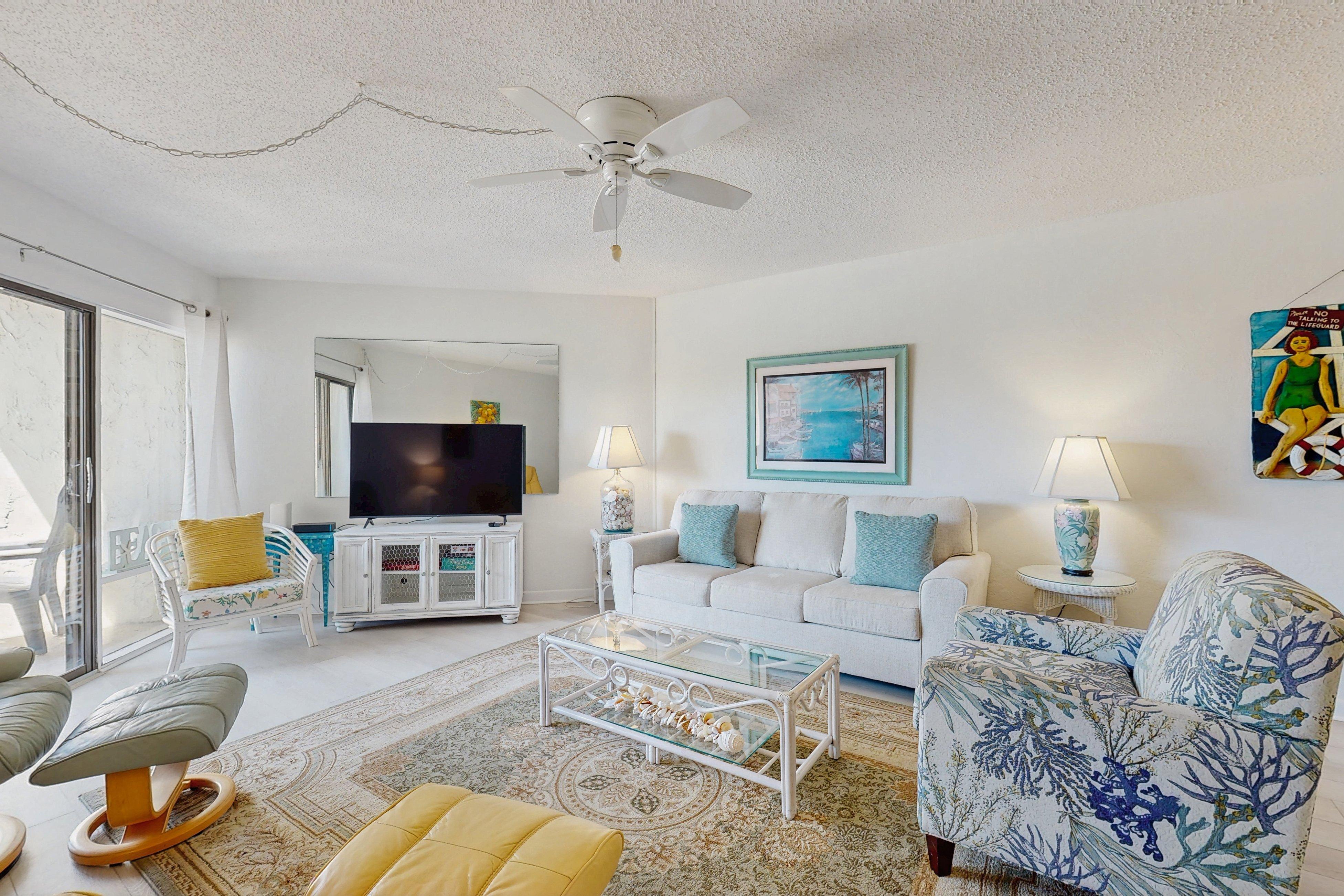 Oceanview condo with beach access, pool, tennis courts and private patio