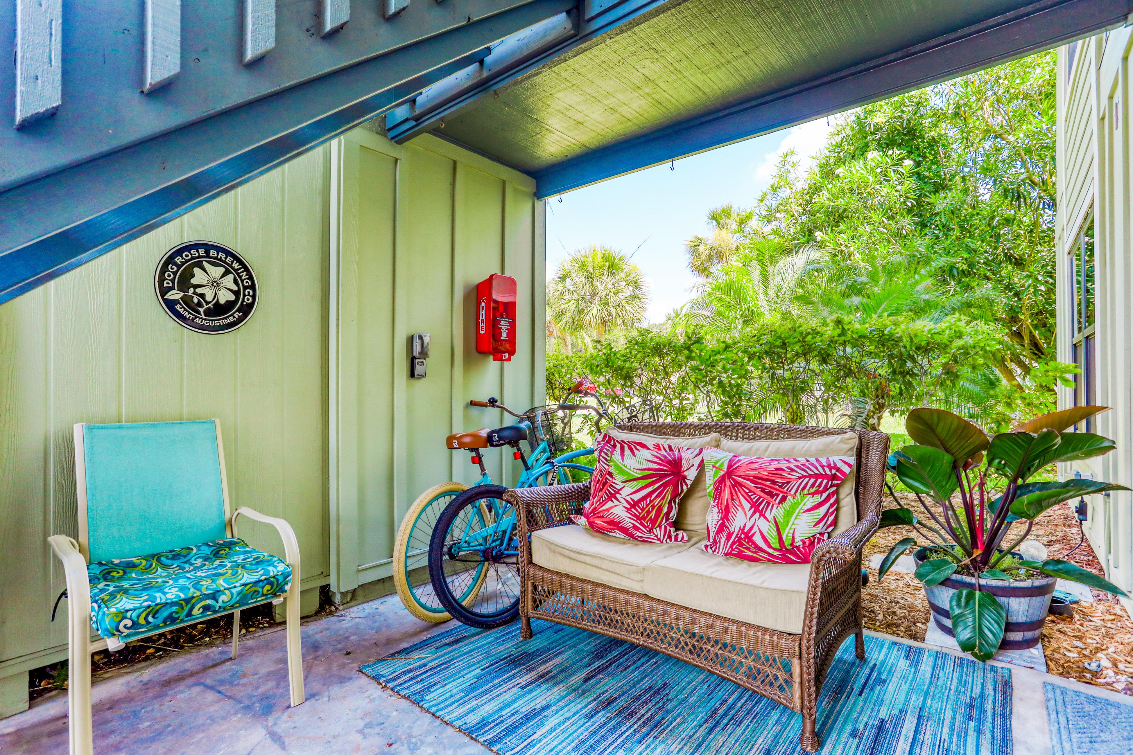 Colorful condo w/shared pool, free WiFi, central A/C - blocks from the beach