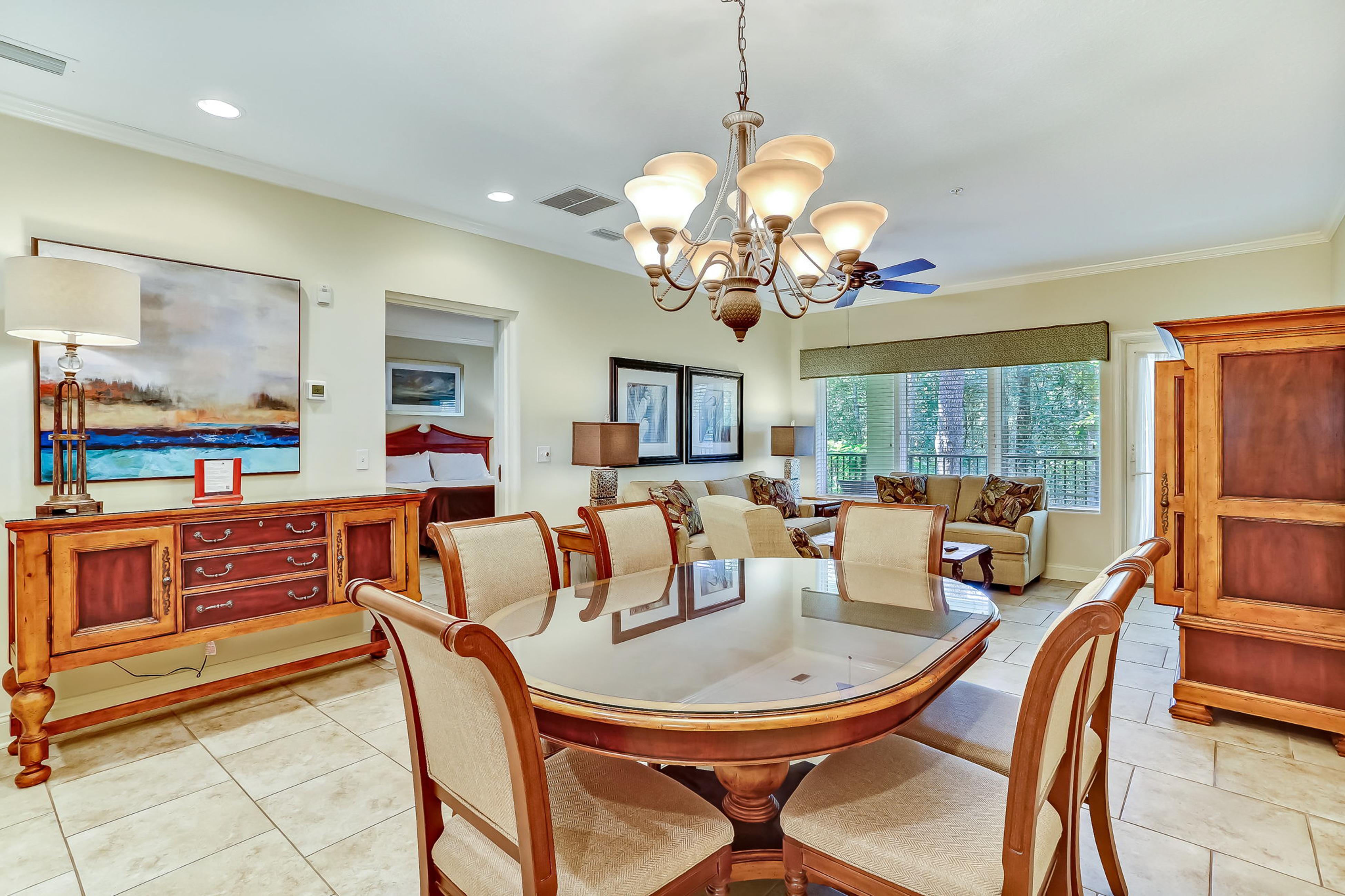 Dog-Friendly Home in the Tennis Villas w/Free WiFi, Shared Pool, Central AC