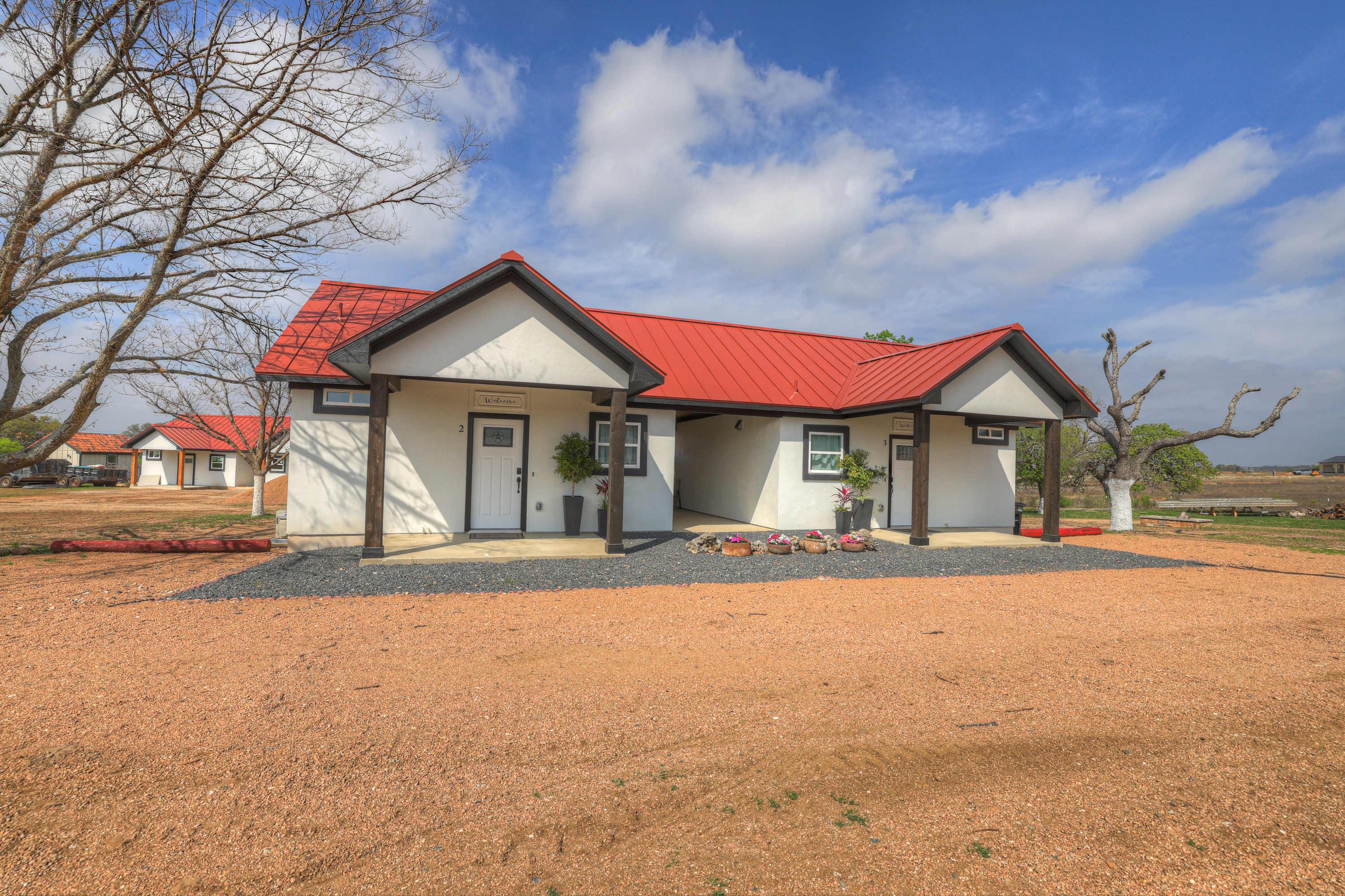 Live Oak Cabins-Sleeps 8 w/Hot-Tubs