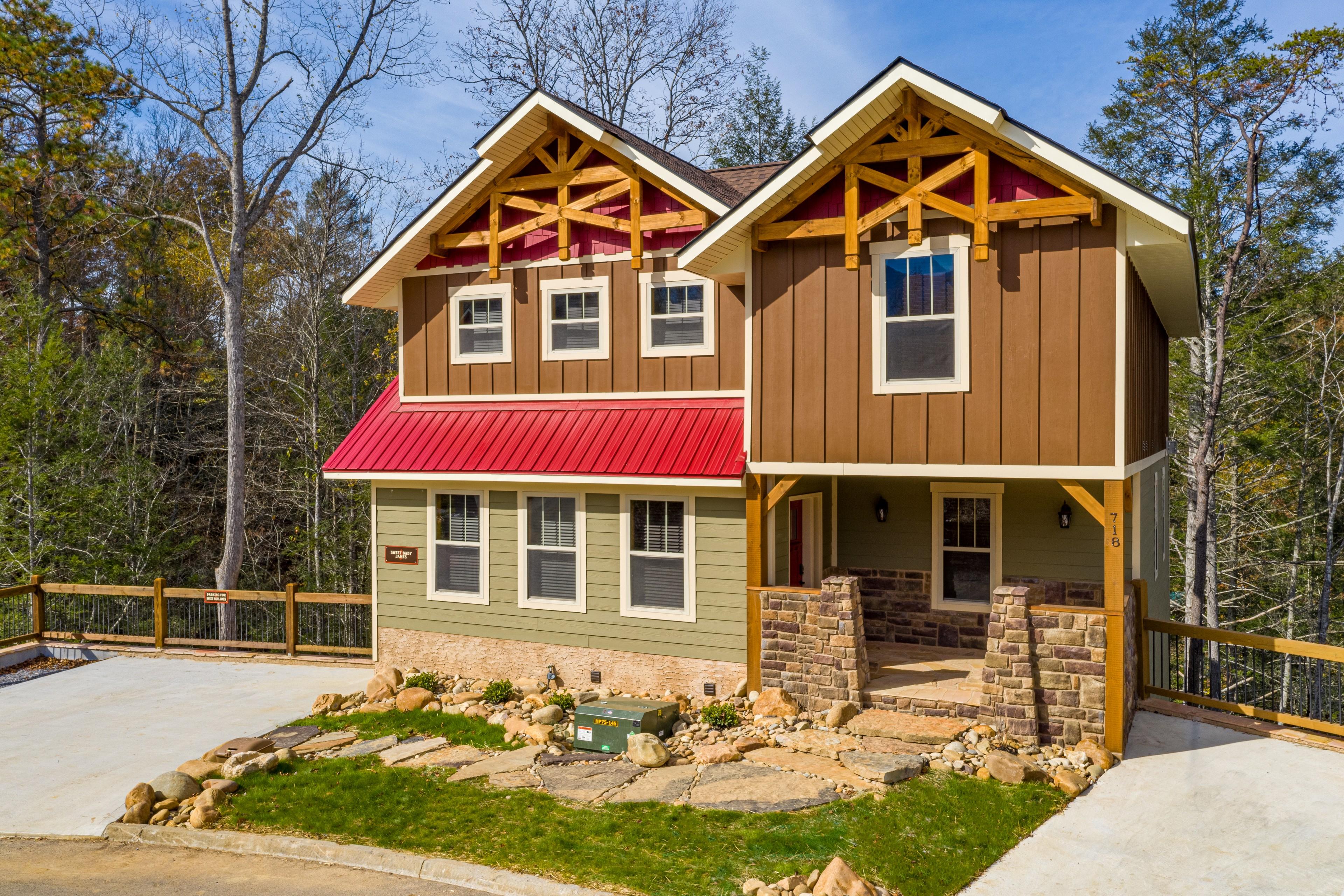 Sweet Baby James - Luxury Chalet with Indoor Pool, Game Room and Hot Tub