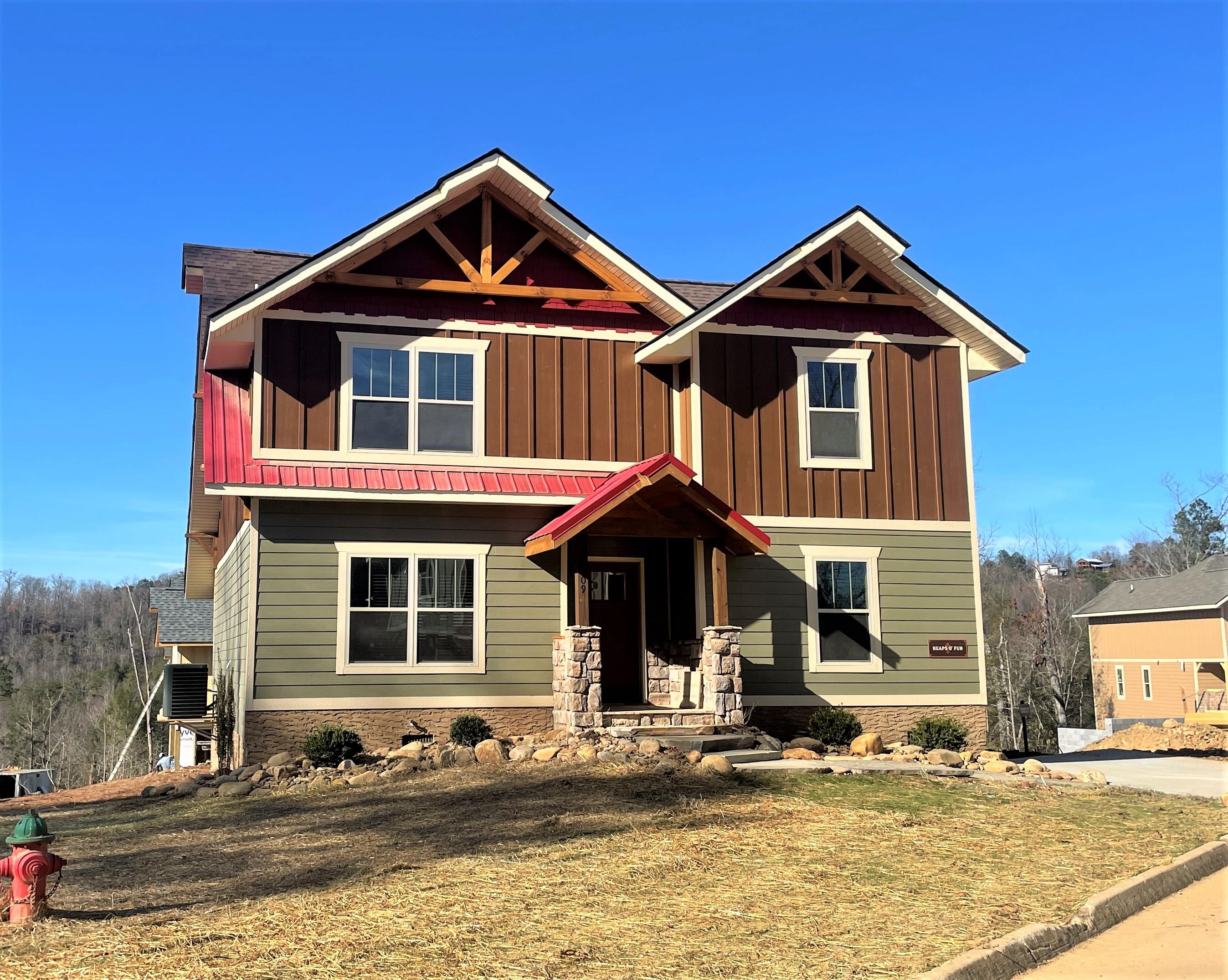 Heaps O'fun – Stylish 3-Bed Chalet with Hot Tub and Game Loft Near Gatlinburg