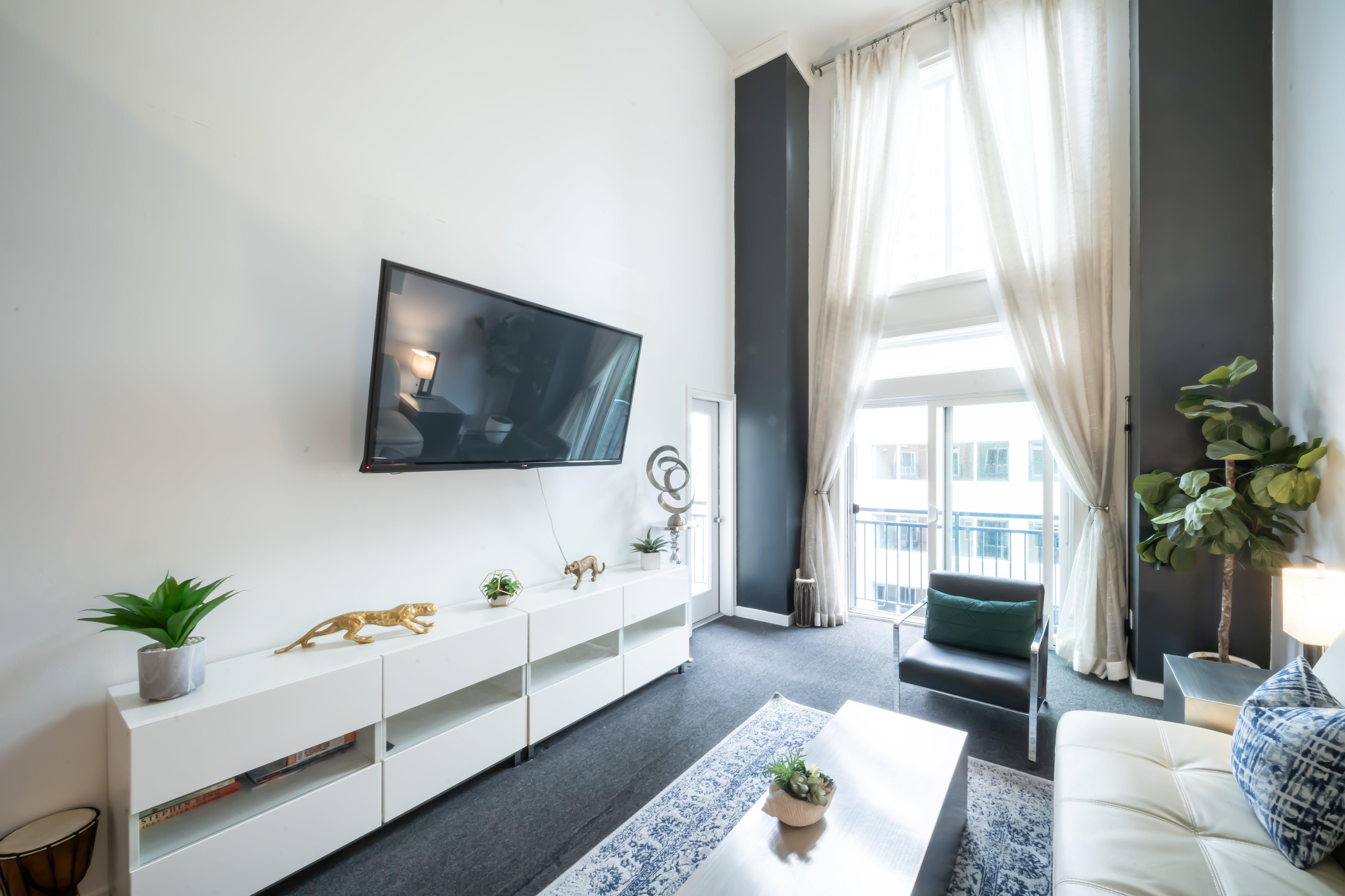 Seattle Penthouse 744 3